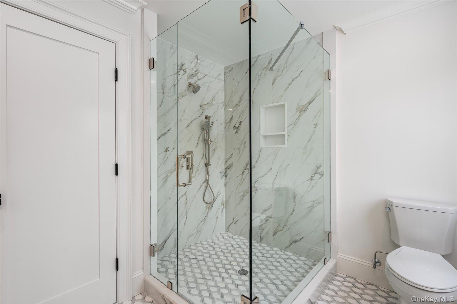 20 Fox Hunt Lane, Cold Spring Harbor, NY 11724