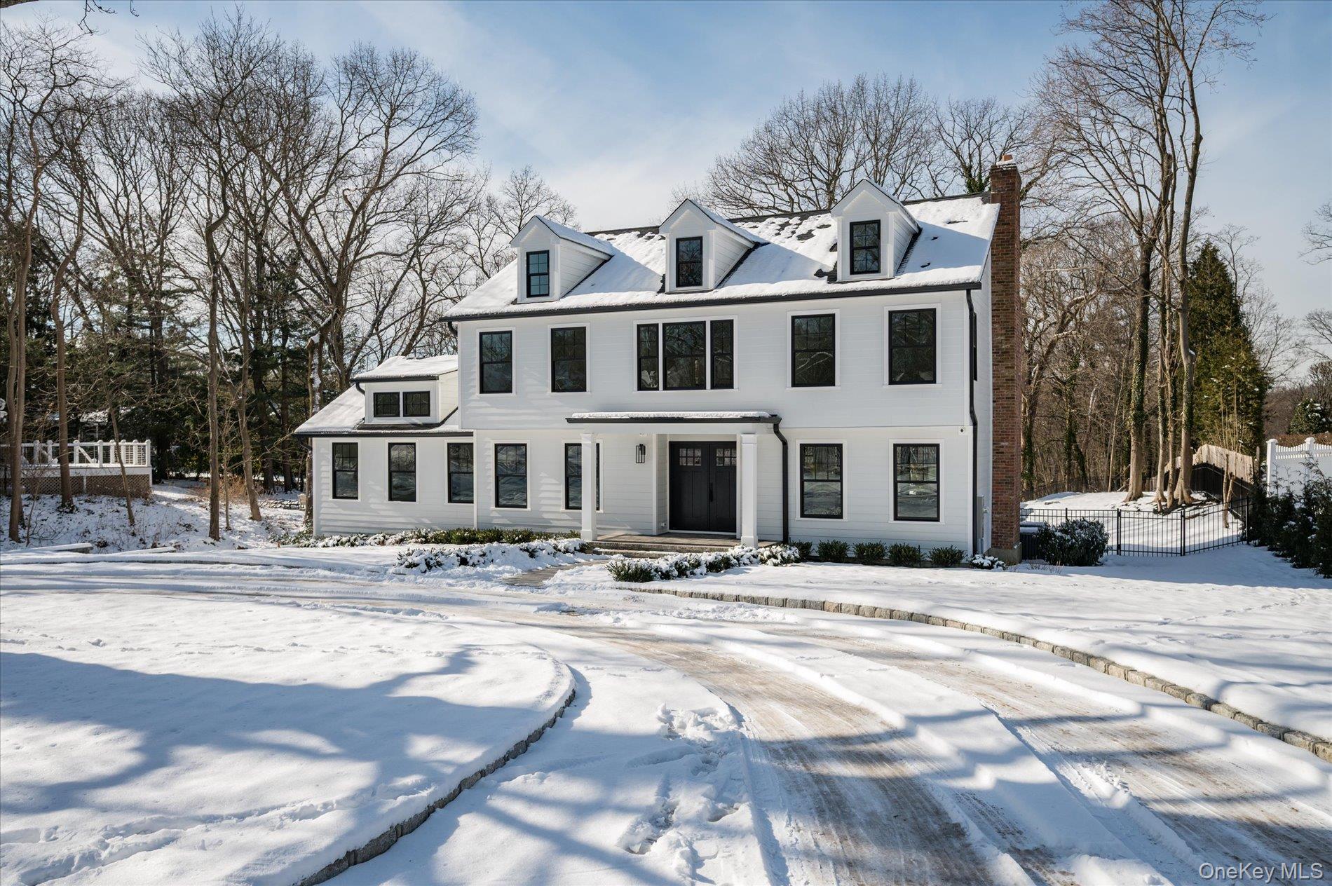 20 Fox Hunt Lane, Cold Spring Harbor, NY 11724