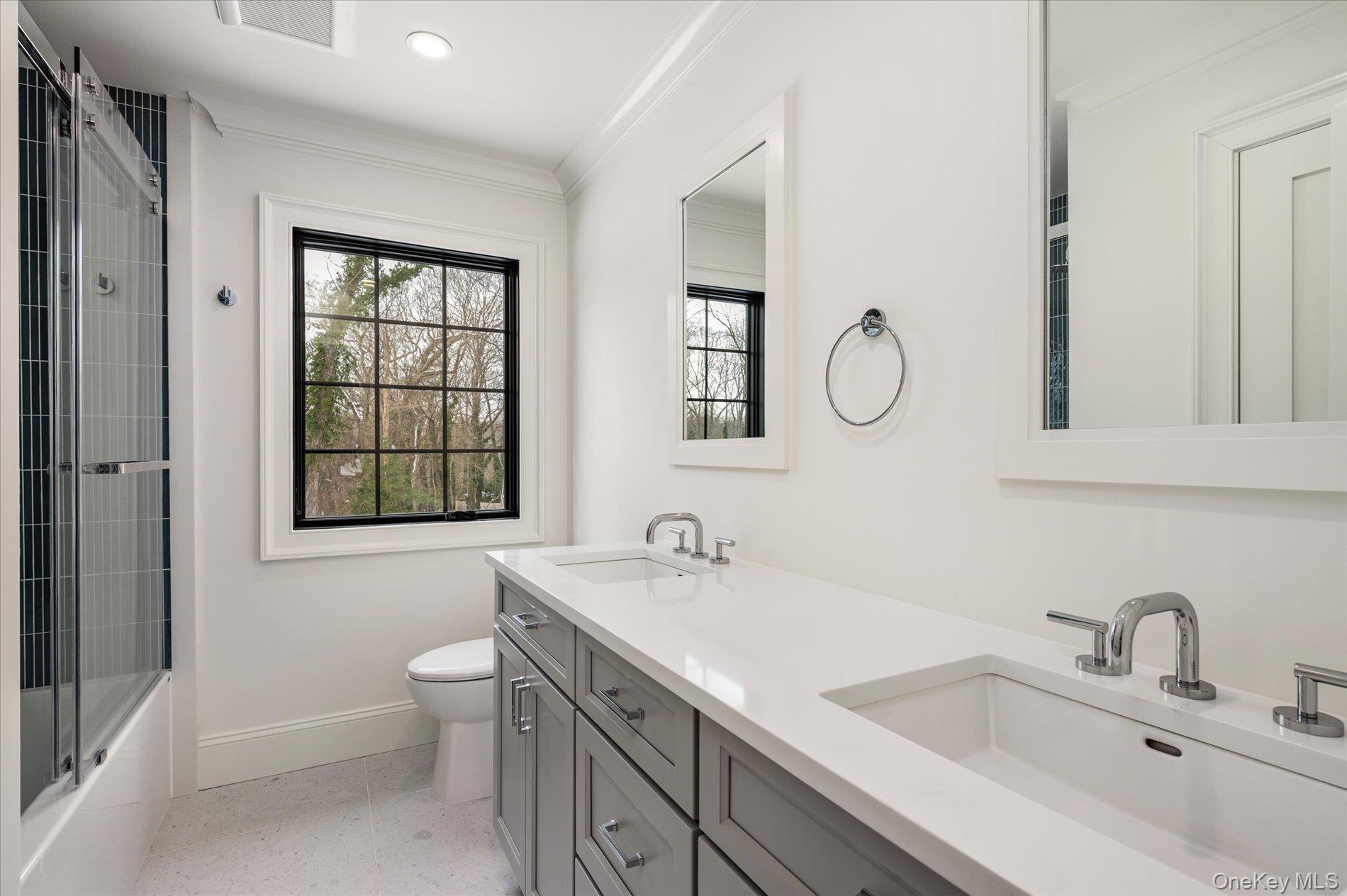 20 Fox Hunt Lane, Cold Spring Harbor, NY 11724