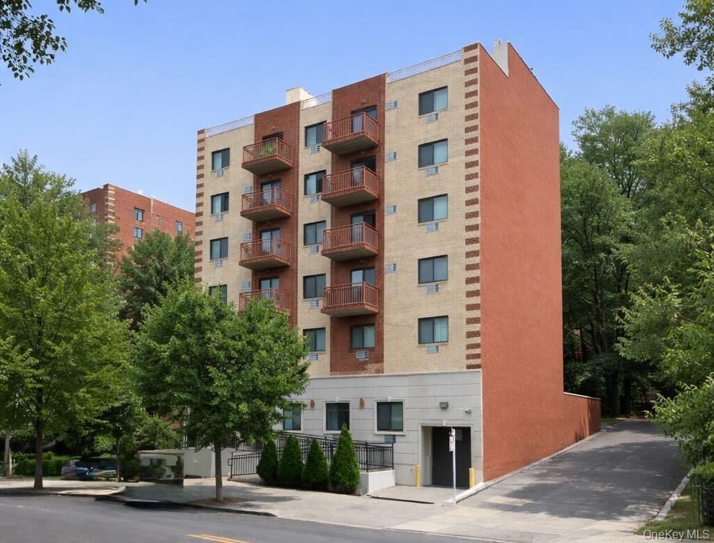 141-16 84th Drive # 5A, Briarwood, NY 11435