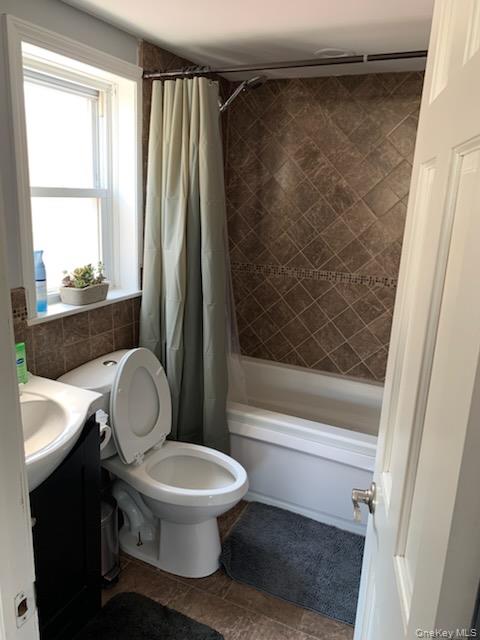 81 Barnes Street, Long Beach, NY 11561