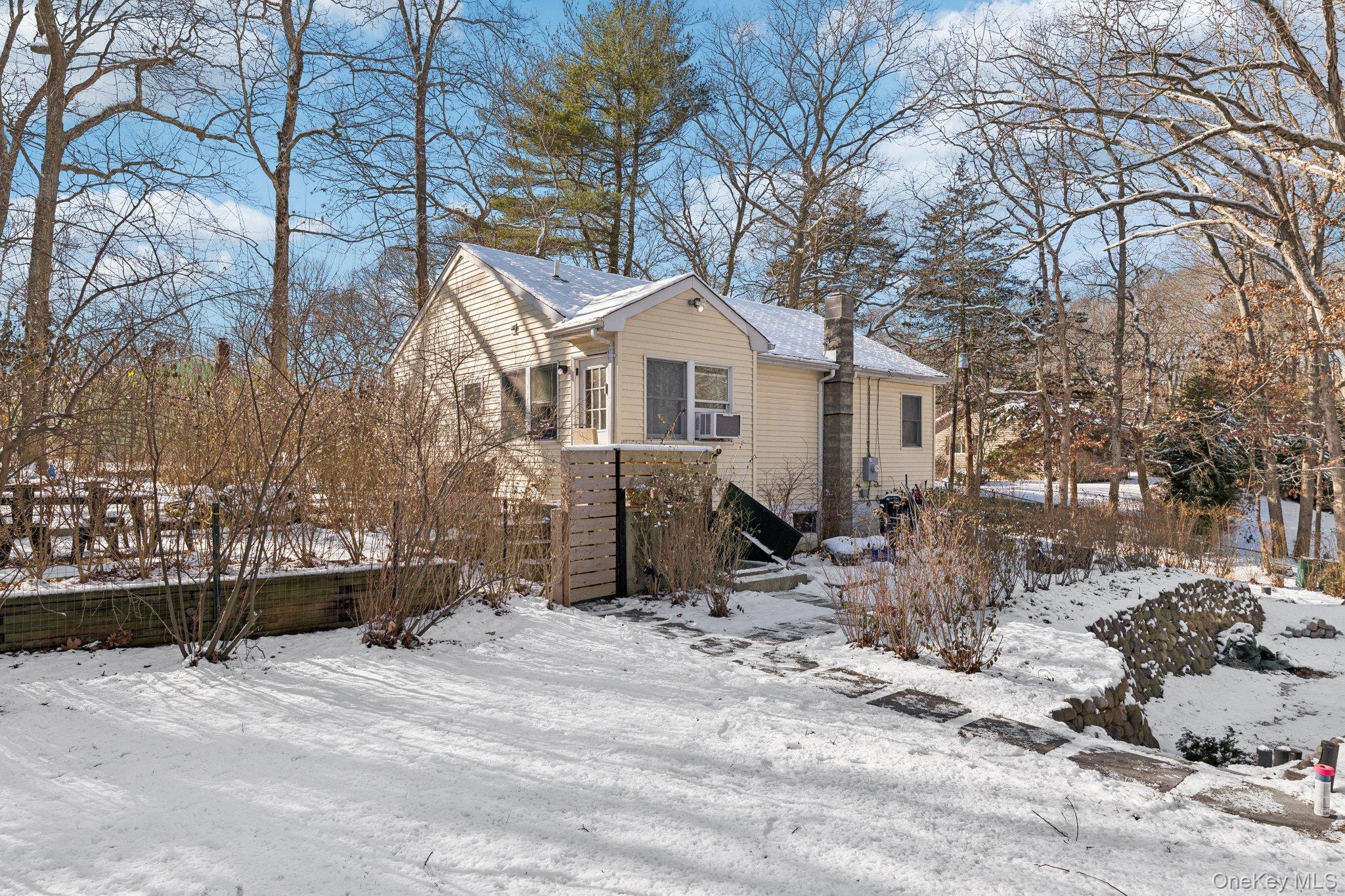 176 Maple Avenue, Flanders, NY 11901