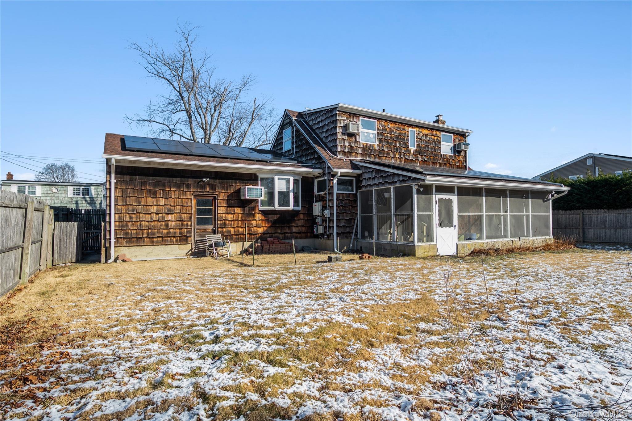 54 31st Street, Copiague, NY 11726