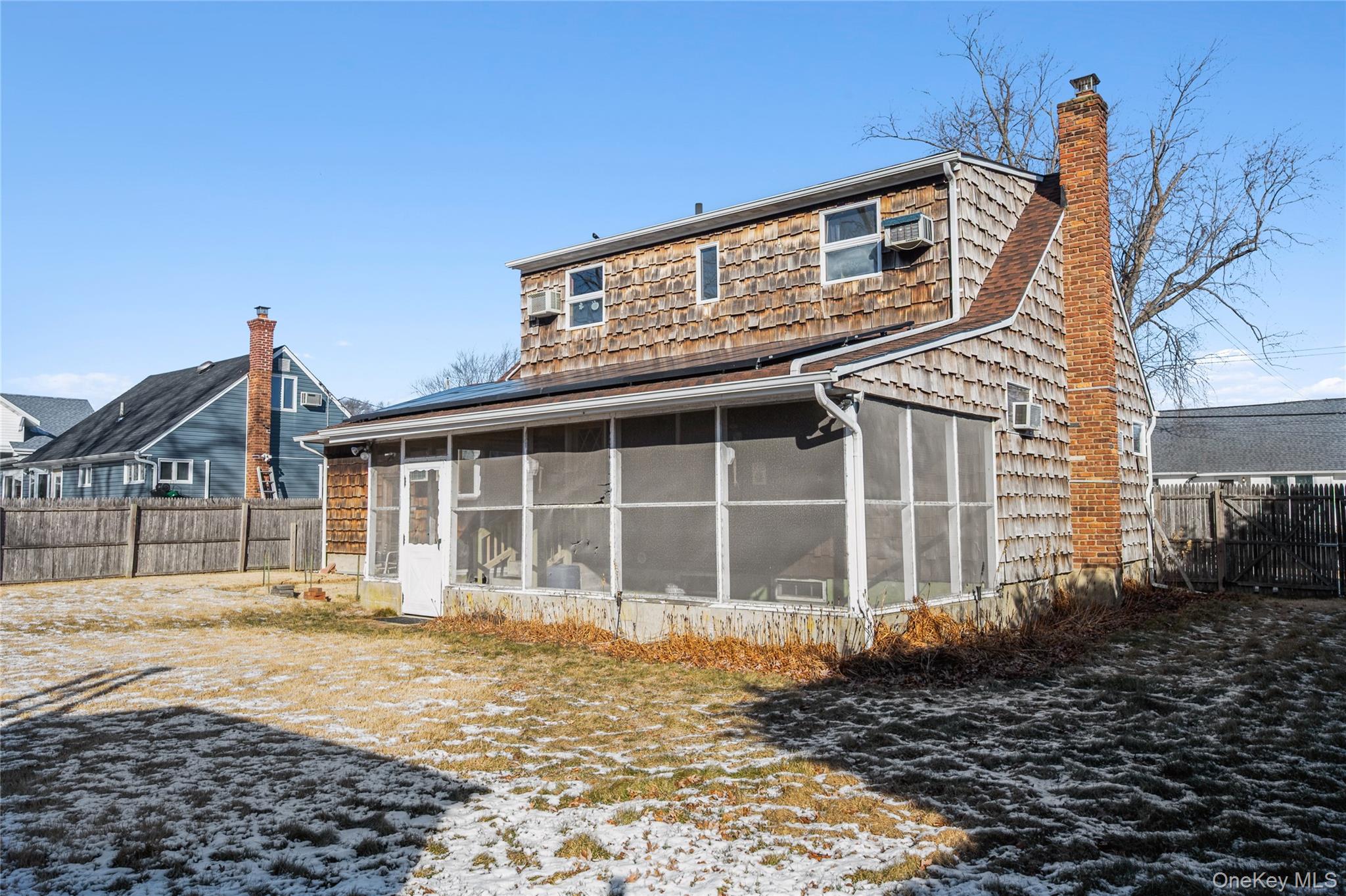 54 31st Street, Copiague, NY 11726