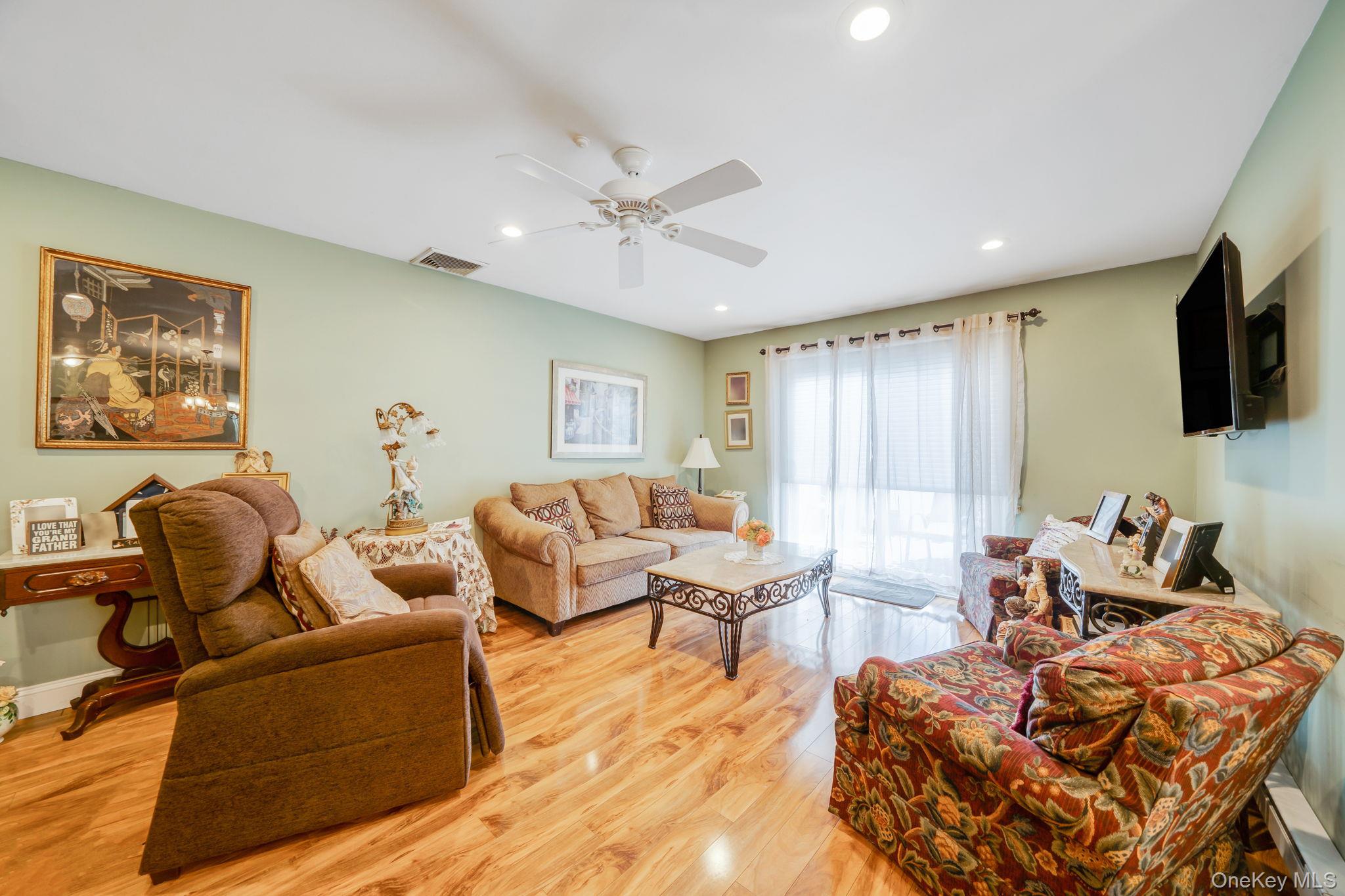 1107 Cabot Court N, Saint James, NY 11780