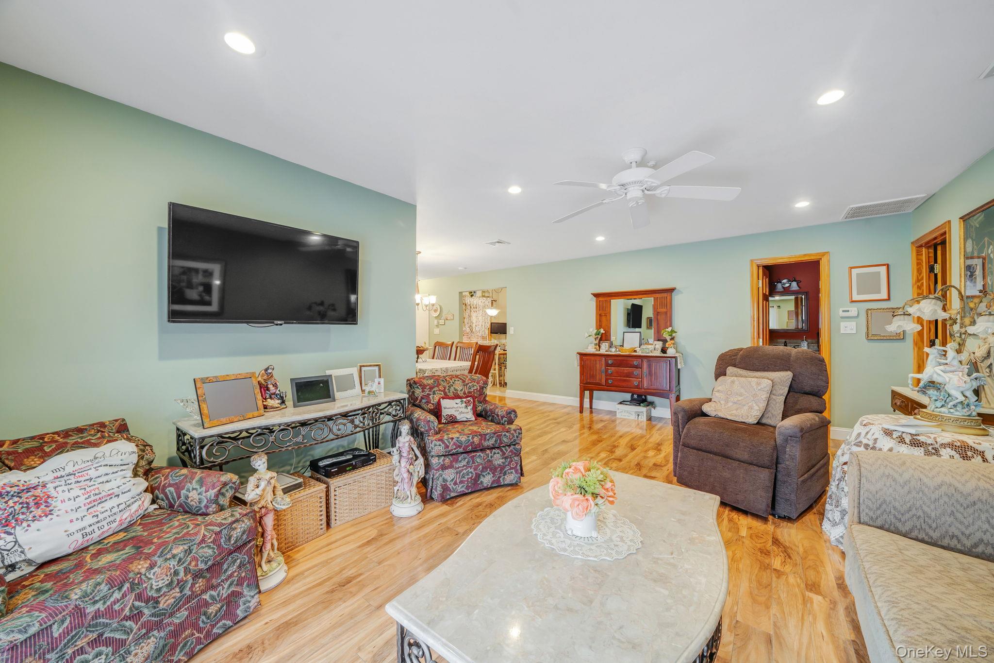 1107 Cabot Court N, Saint James, NY 11780