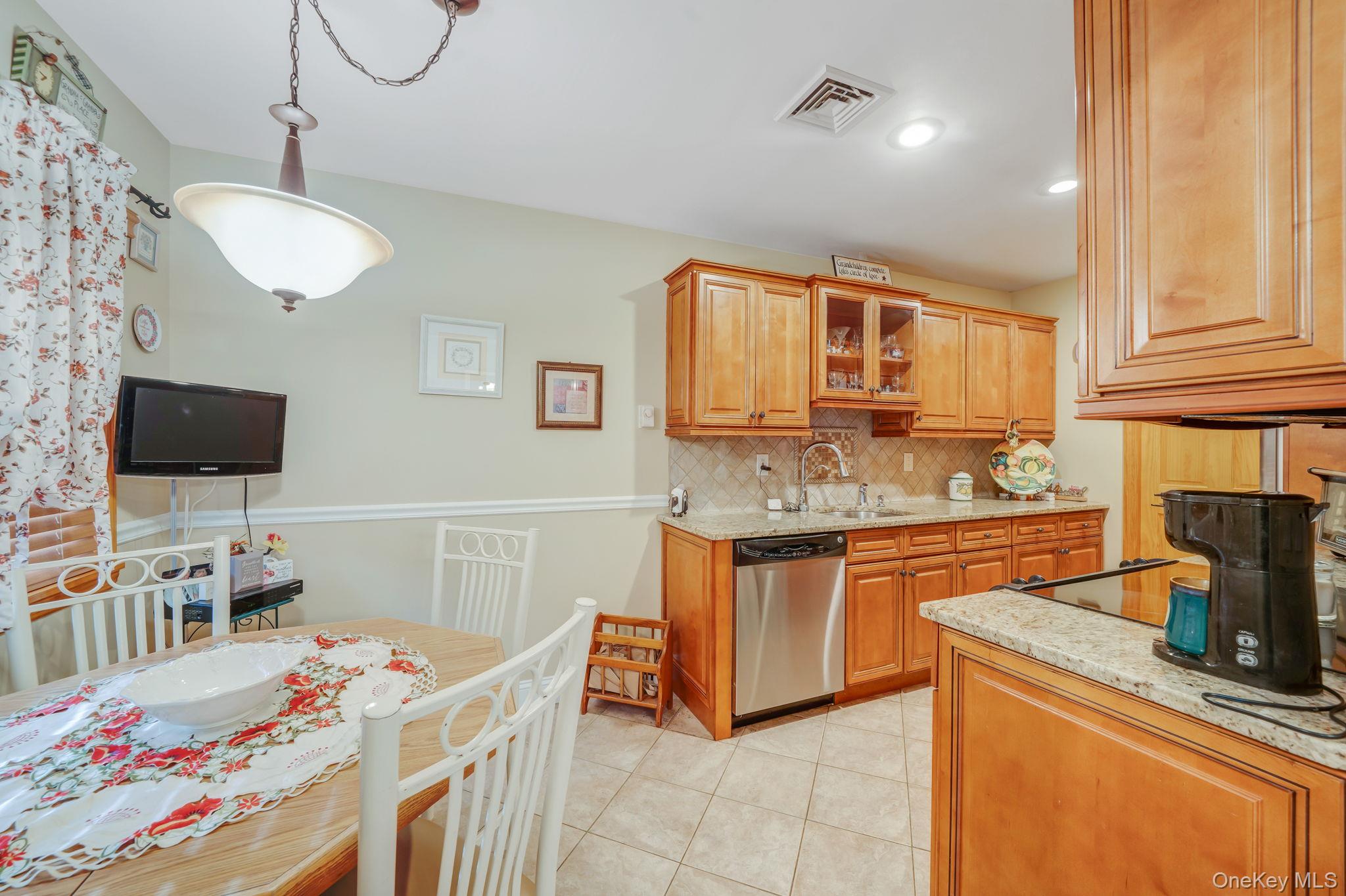 1107 Cabot Court N, Saint James, NY 11780