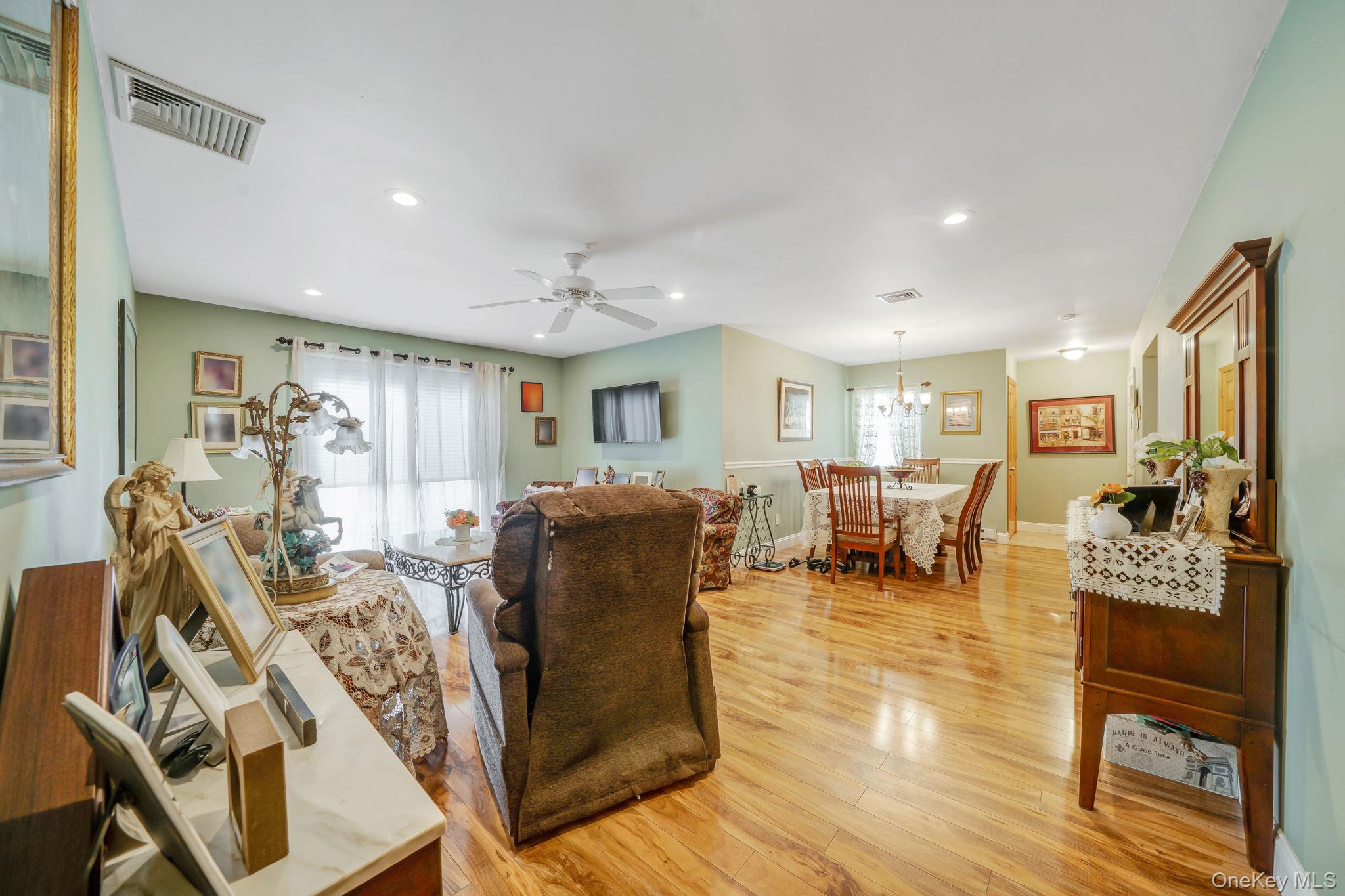 1107 Cabot Court N, Saint James, NY 11780