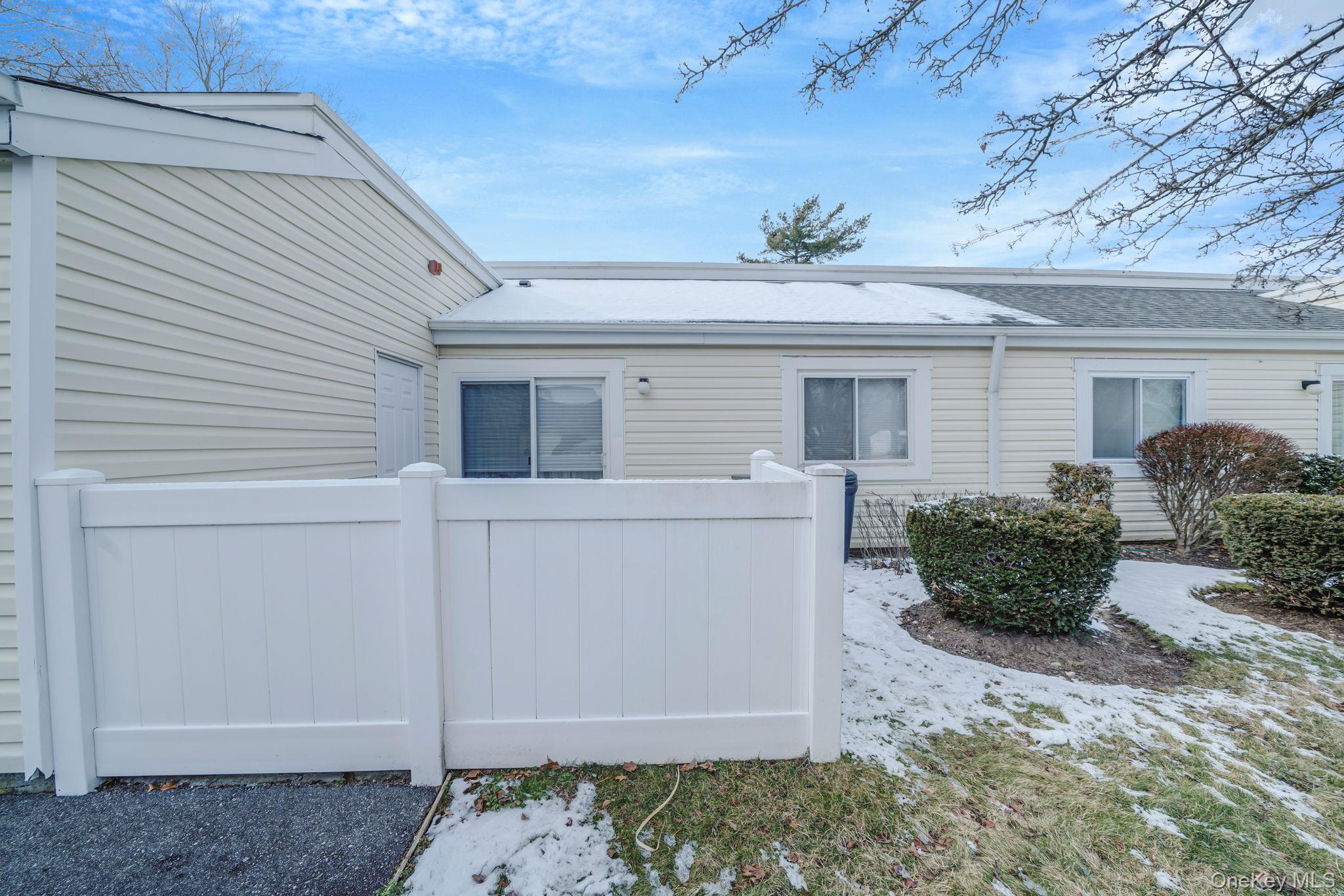 1107 Cabot Court N, Saint James, NY 11780