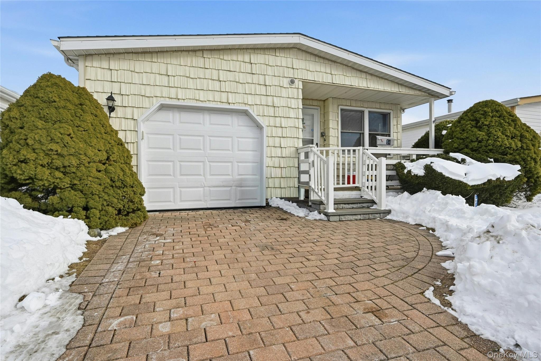 54 Dogwood Lane, Manorville, NY 11949