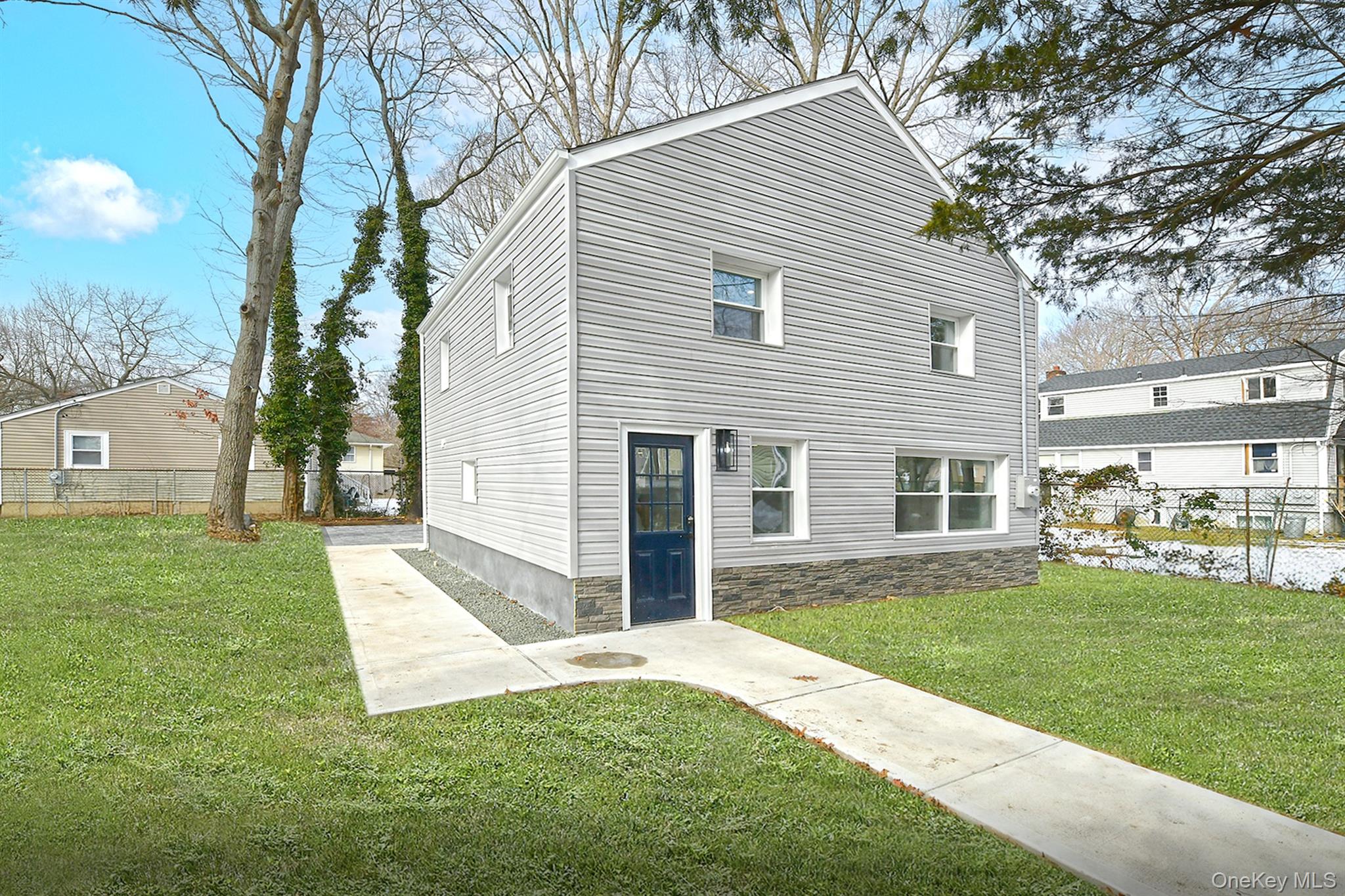 45 Crown Avenue, Huntington, NY 11743