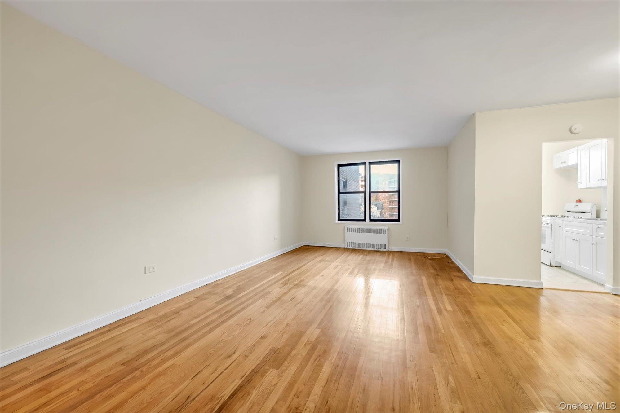 71-11 Yellowstone Boulevard # 4A, Forest Hills, NY 11375