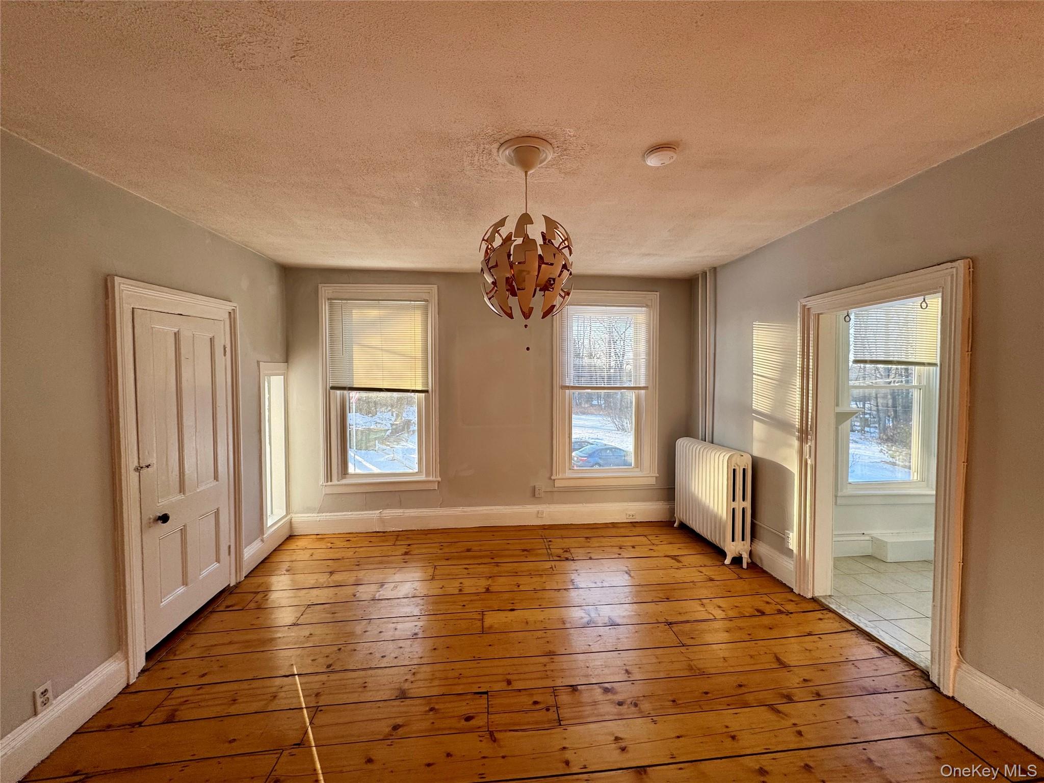 1860 E Main Street # 5, Mohegan Lake, NY 10547