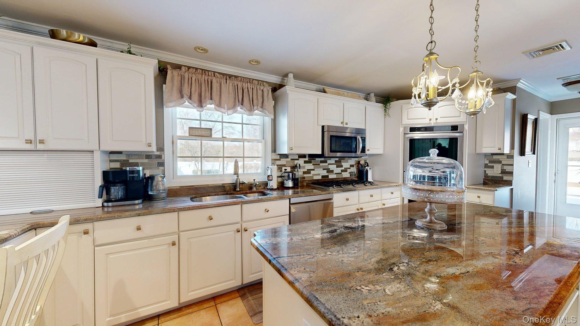 6 Bea Street, Lake Grove, NY 11755