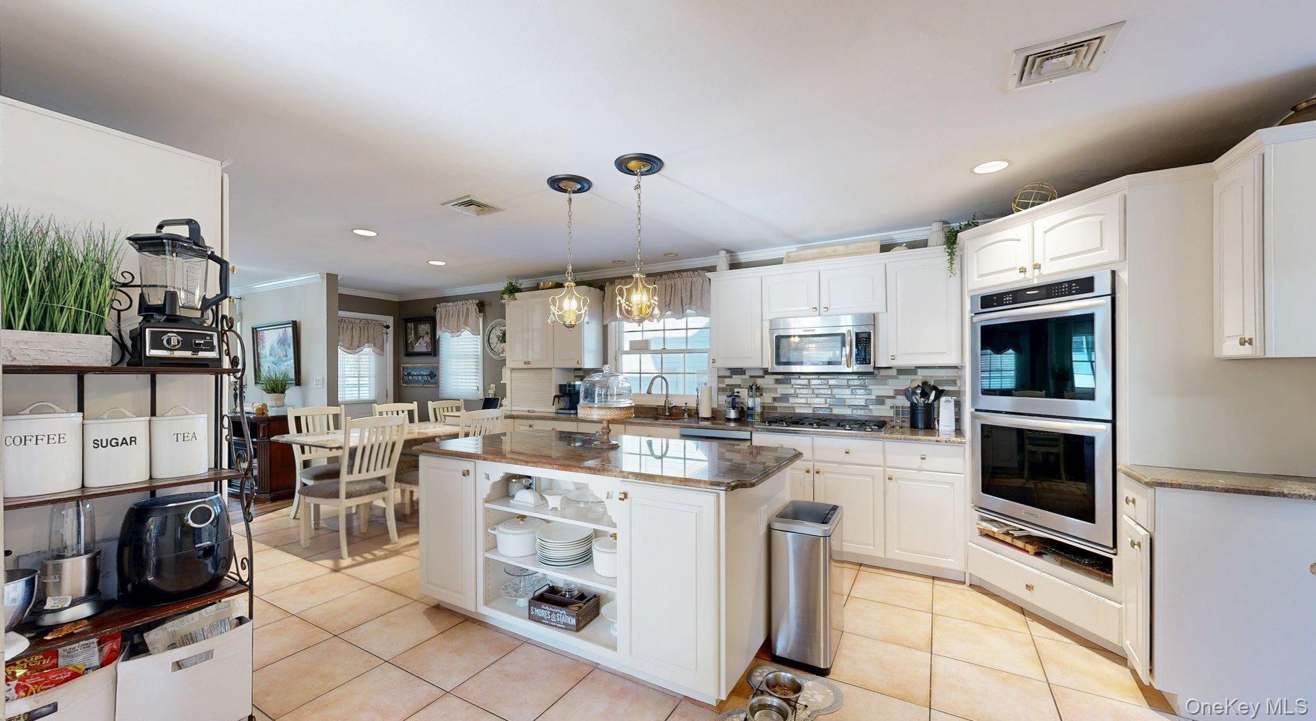 6 Bea Street, Lake Grove, NY 11755