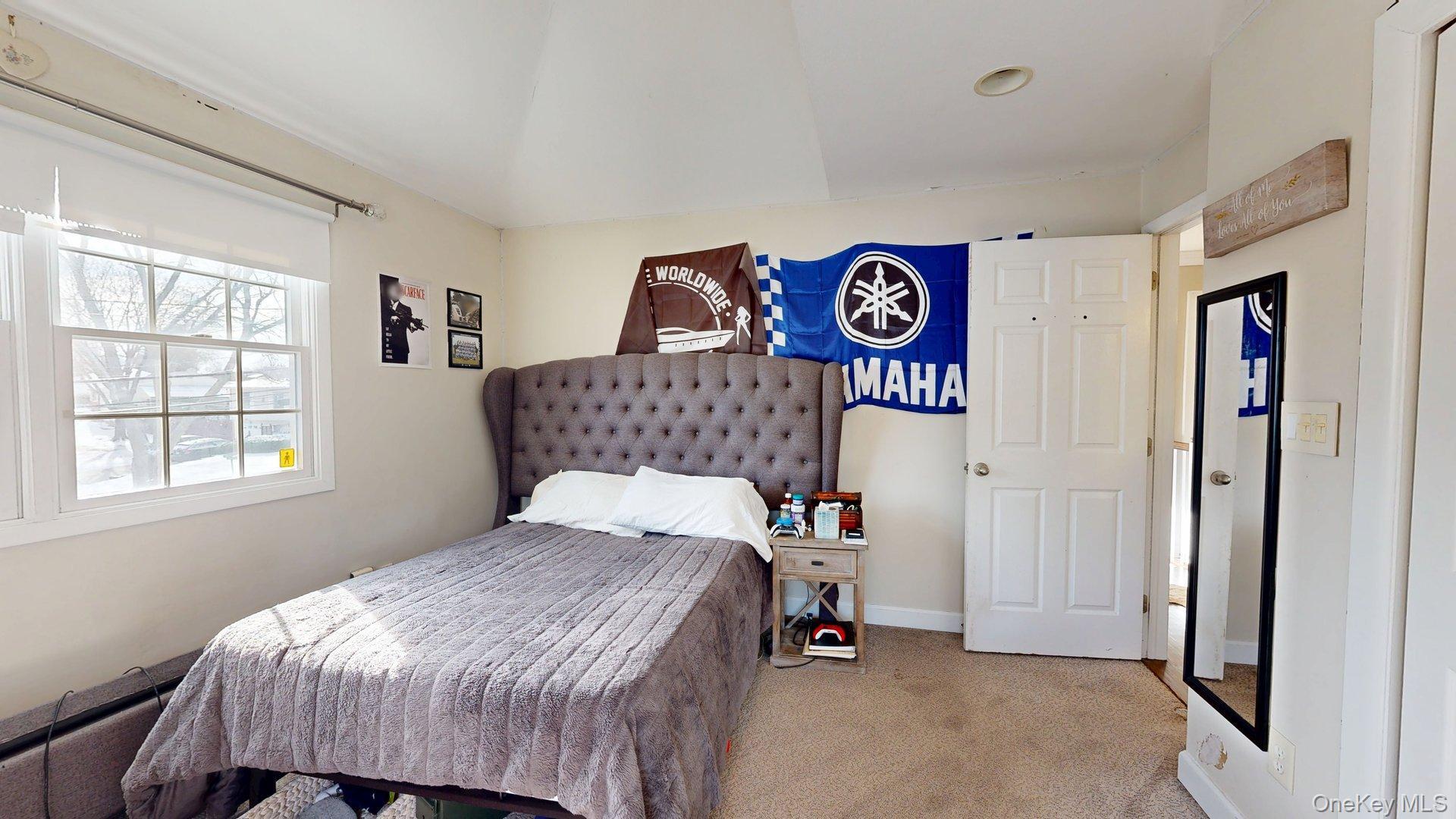 6 Bea Street, Lake Grove, NY 11755