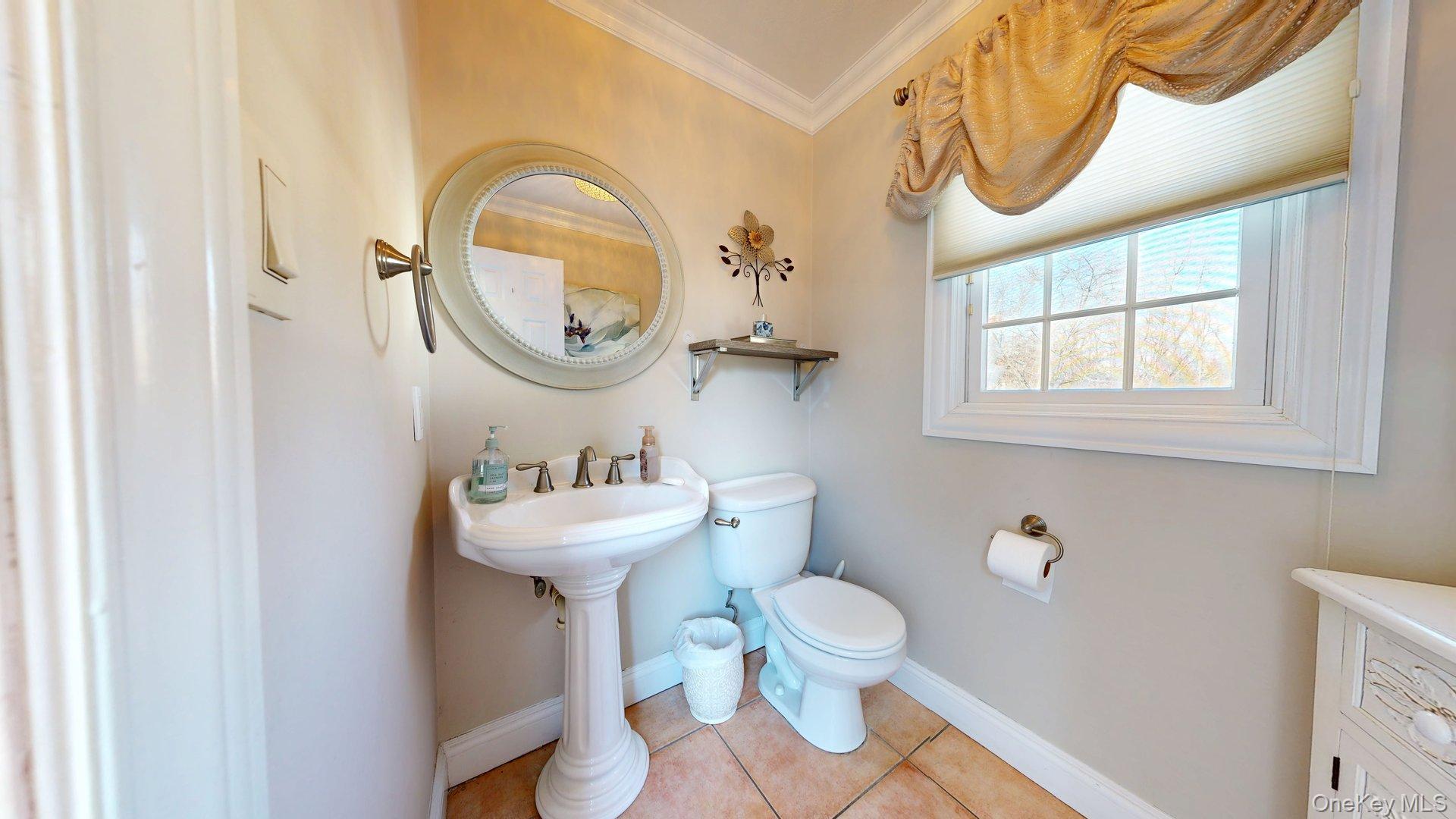 6 Bea Street, Lake Grove, NY 11755