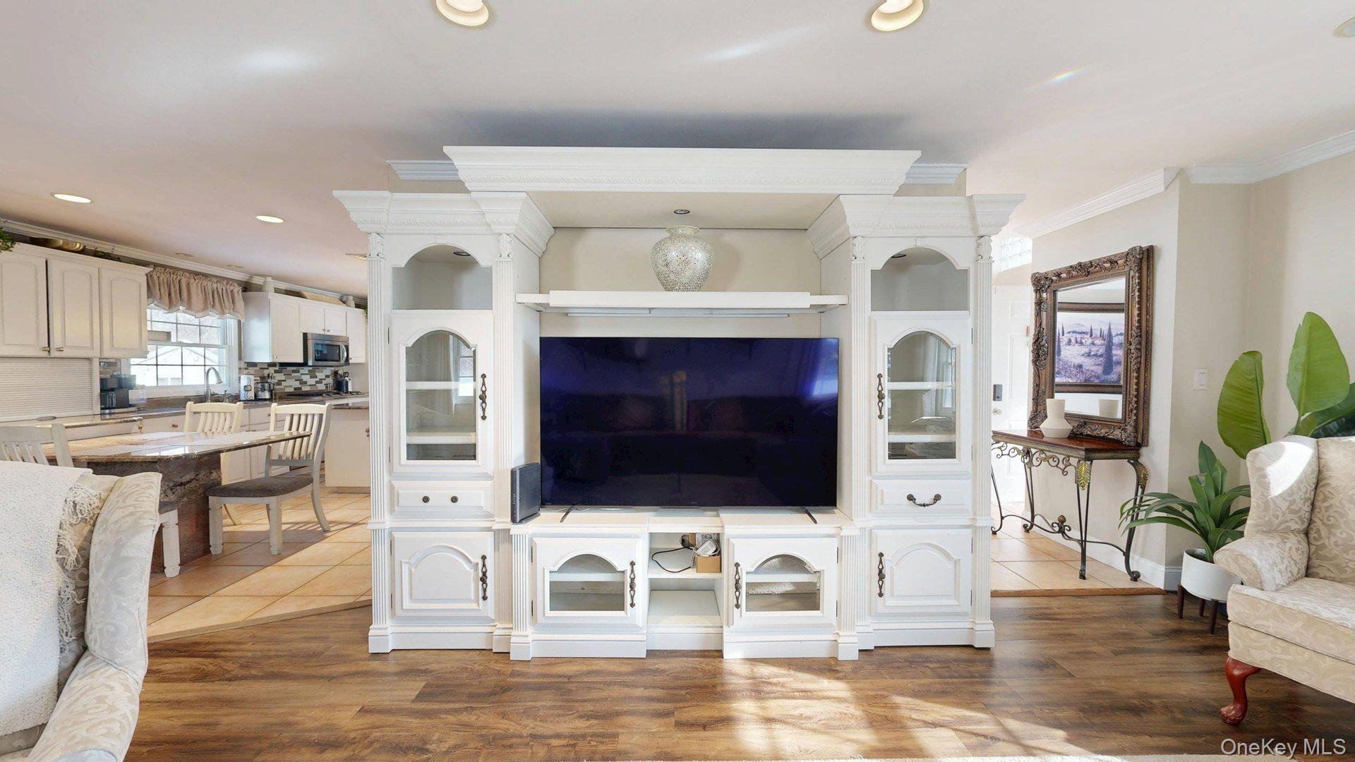 6 Bea Street, Lake Grove, NY 11755