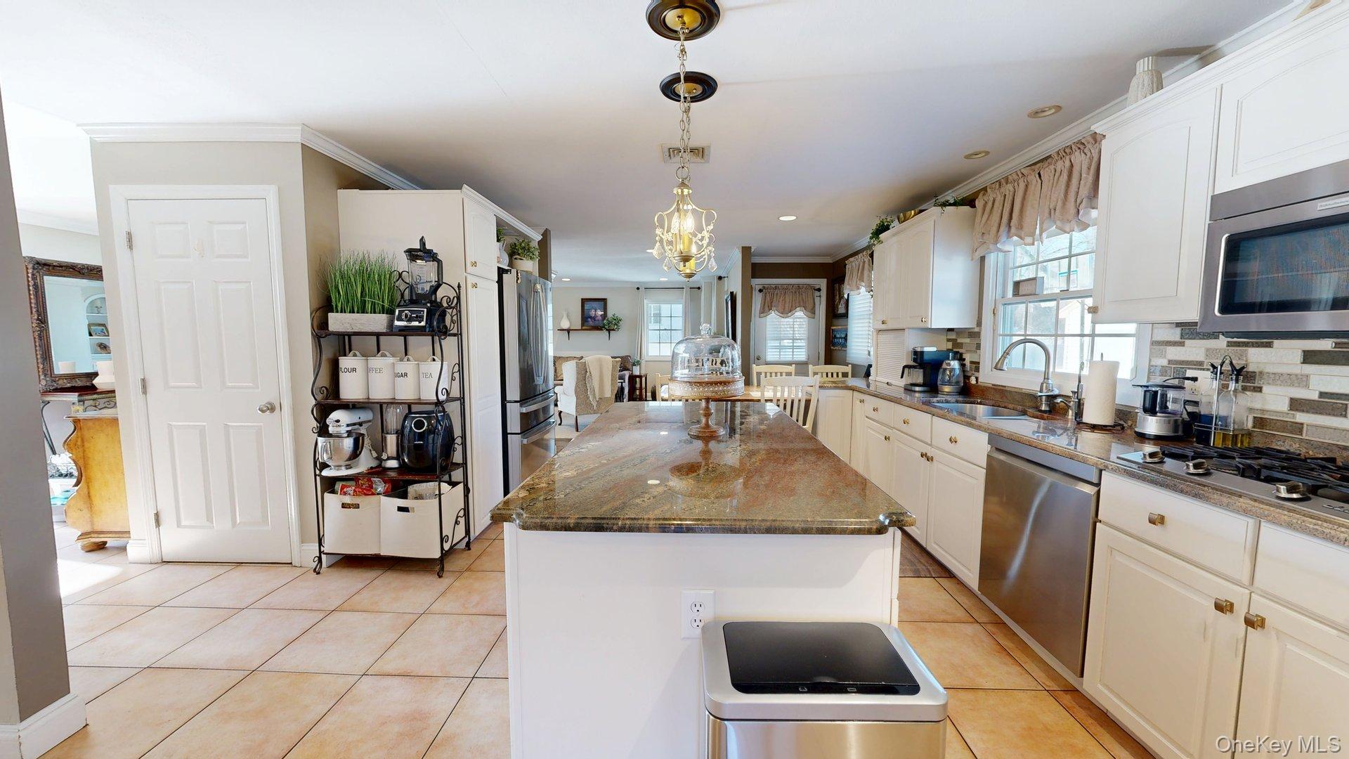 6 Bea Street, Lake Grove, NY 11755