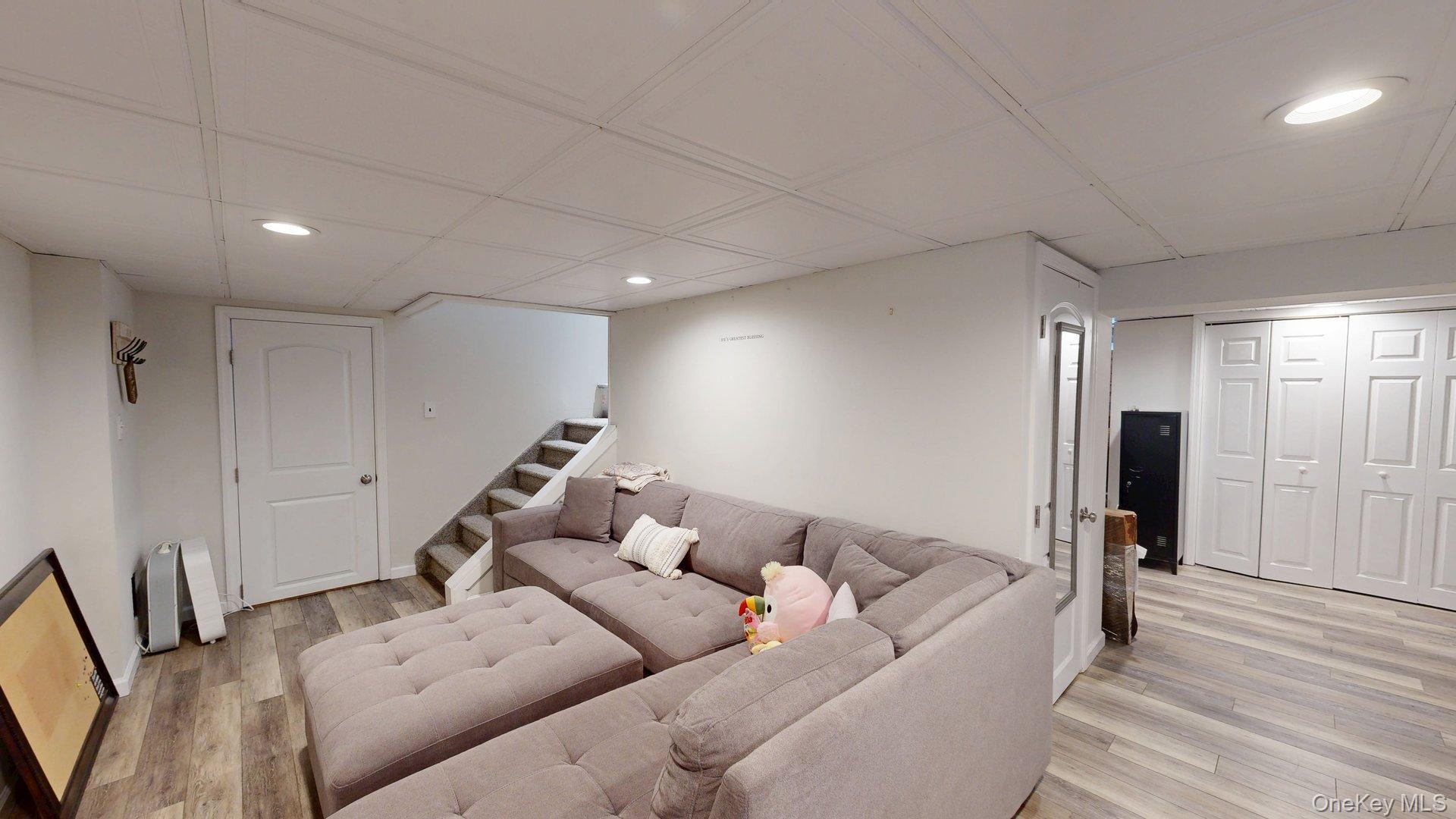 6 Bea Street, Lake Grove, NY 11755