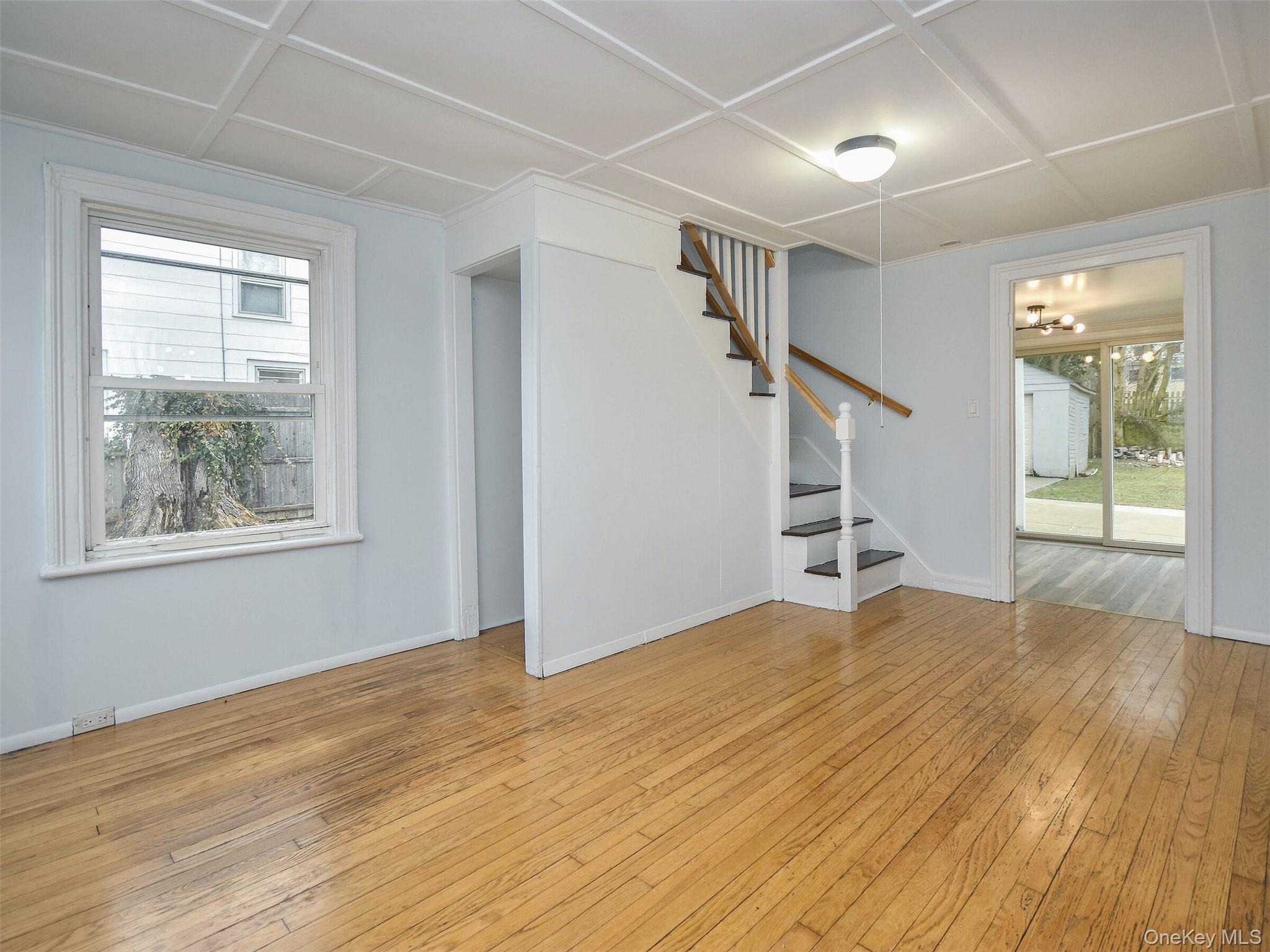 12 2nd Avenue, Port Washington, NY 11050