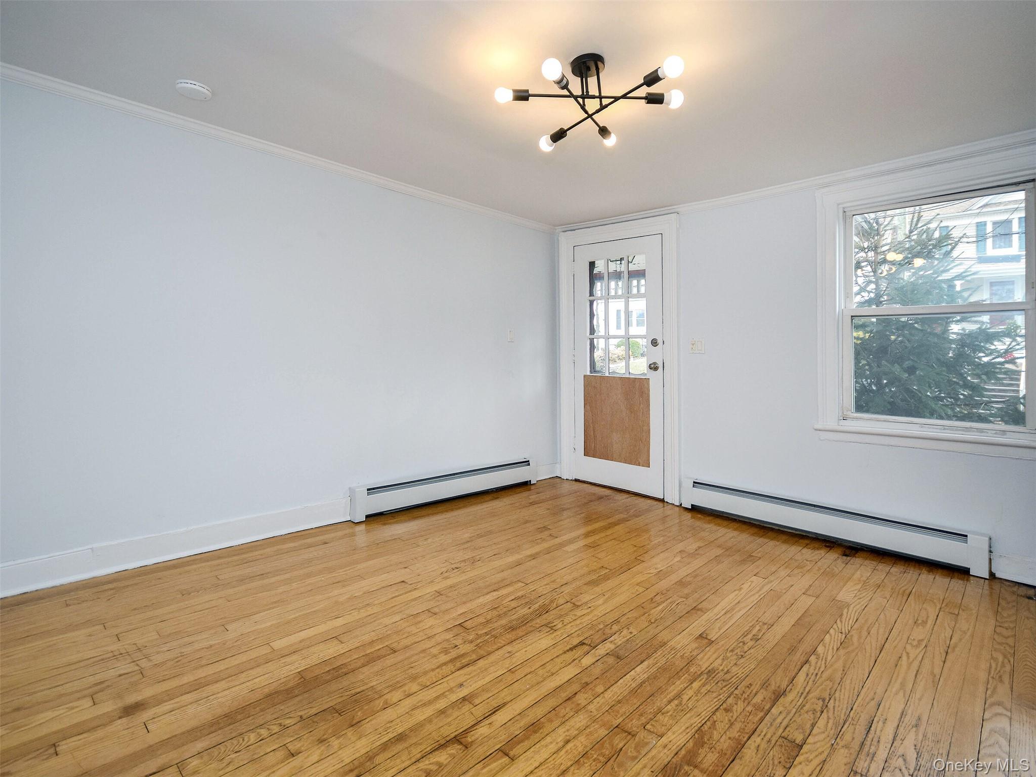 12 2nd Avenue, Port Washington, NY 11050