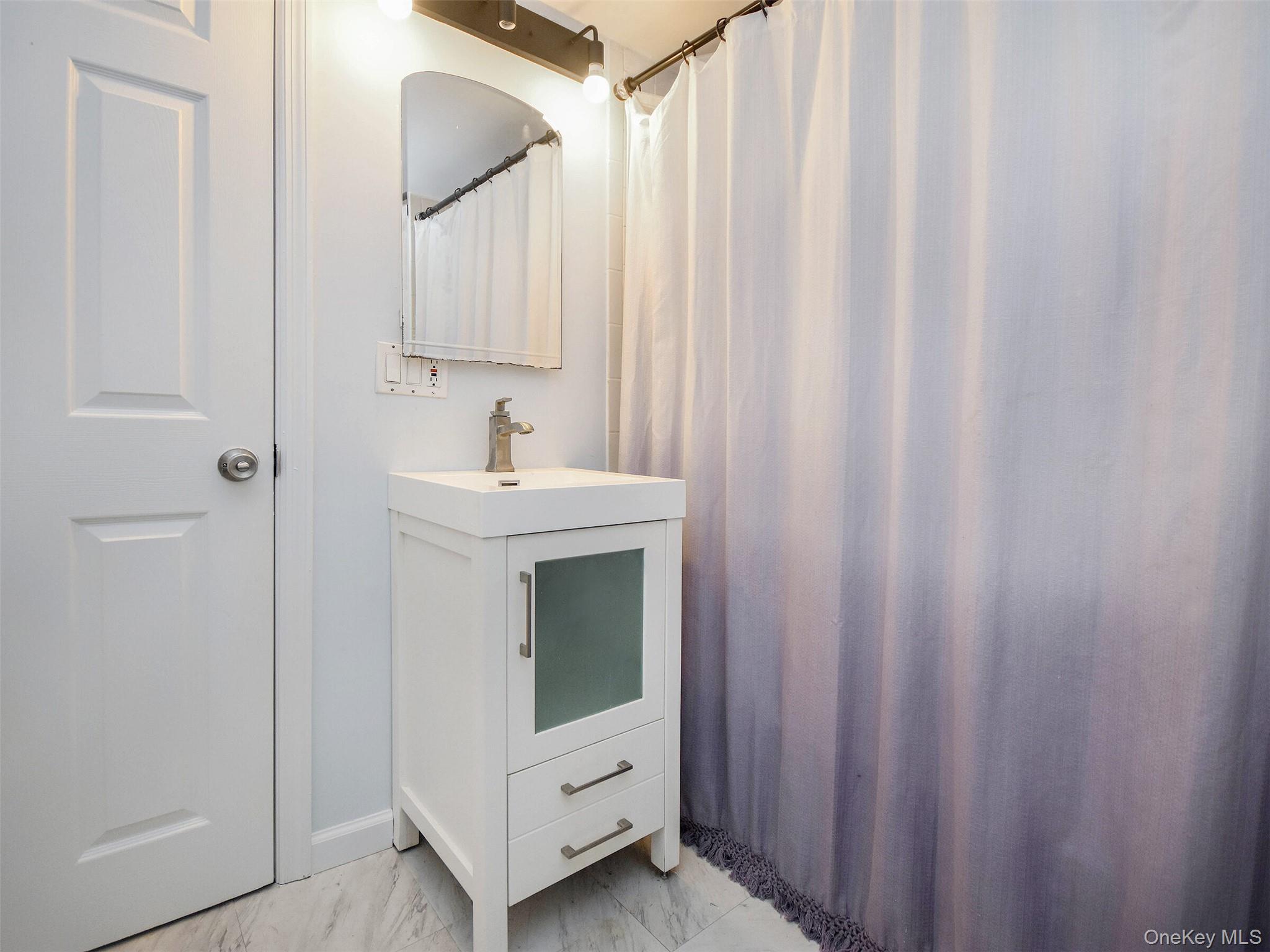 12 2nd Avenue, Port Washington, NY 11050