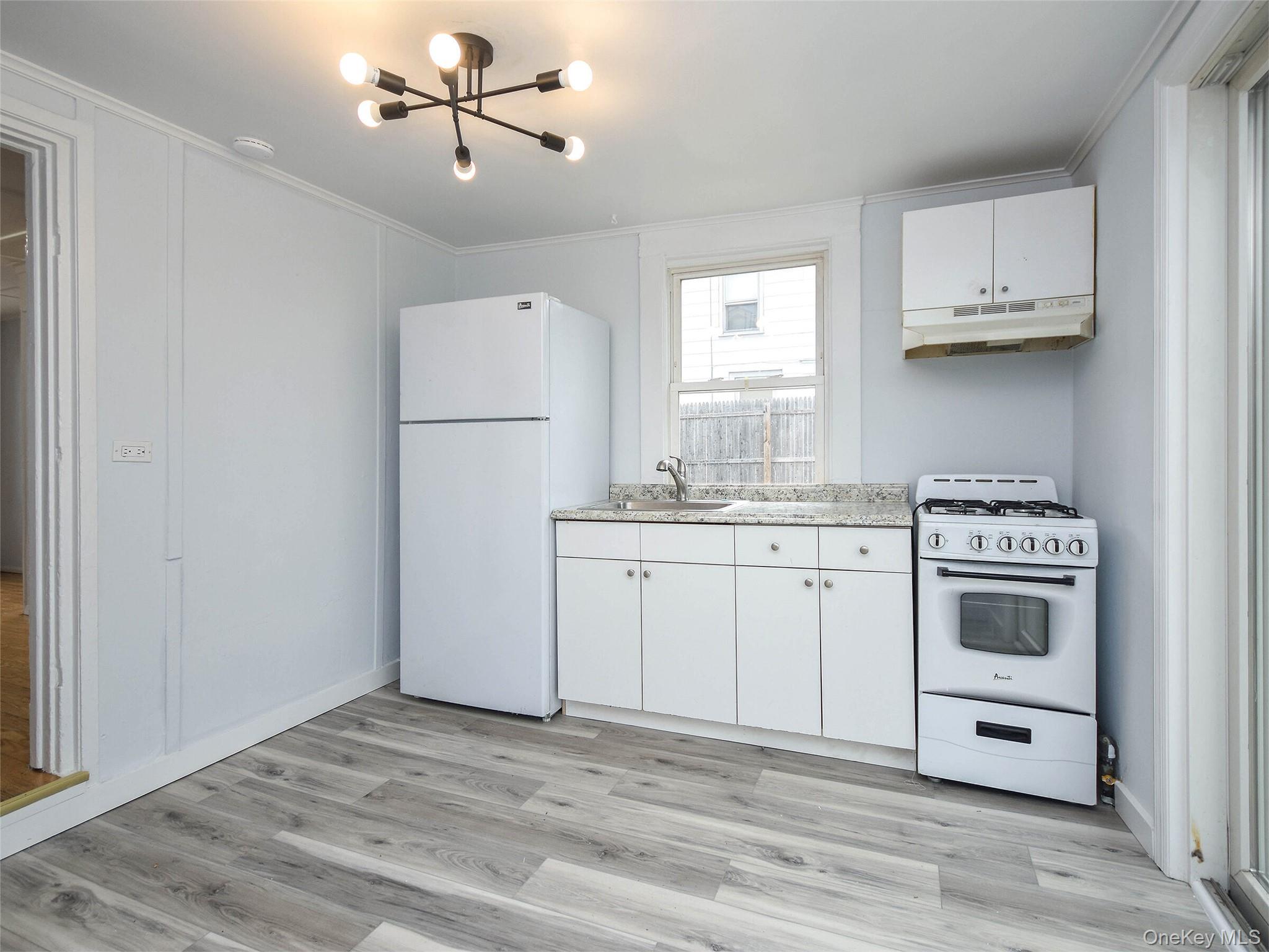 12 2nd Avenue, Port Washington, NY 11050