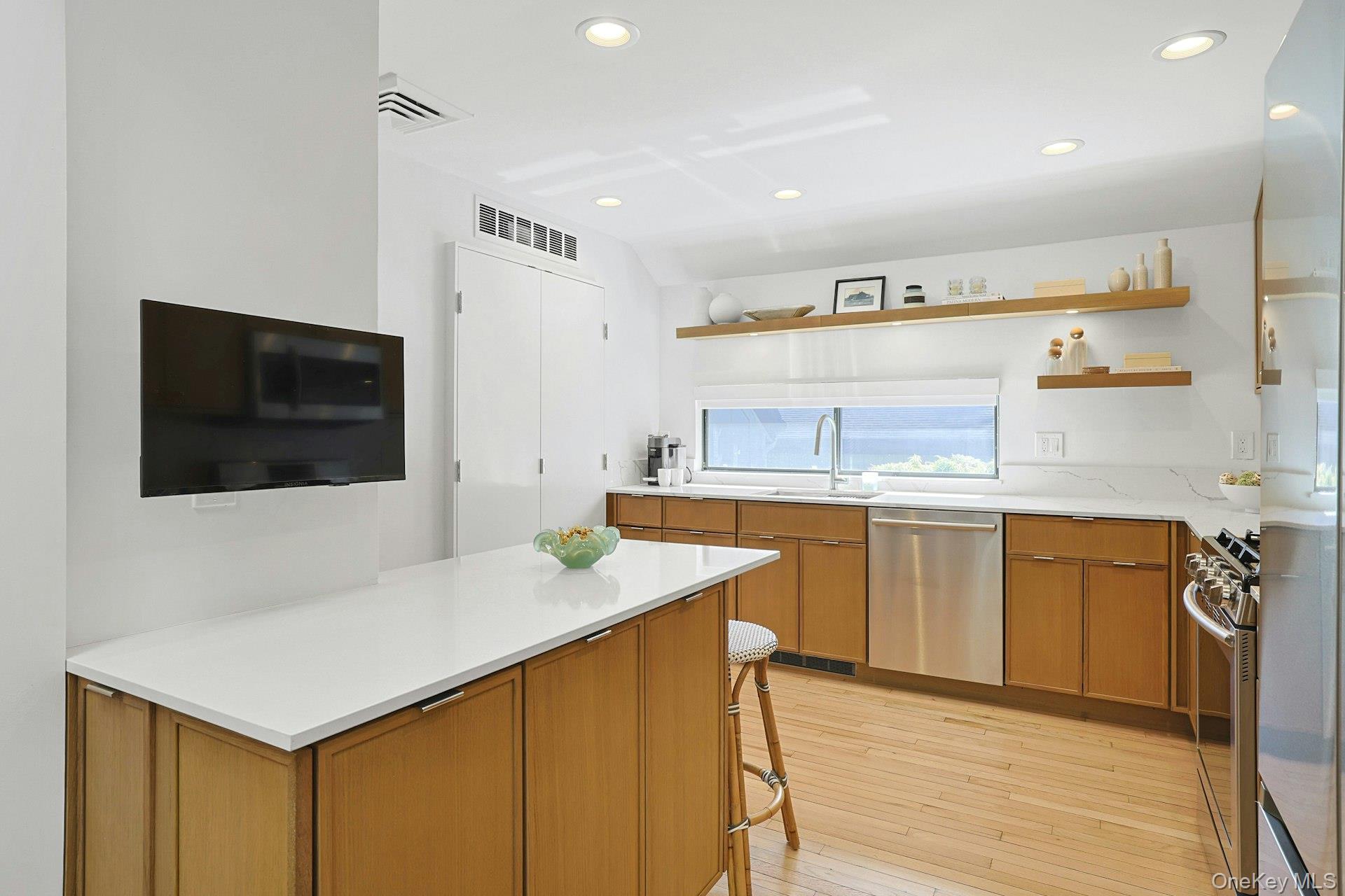 72 Quail Close, Irvington, NY 10533