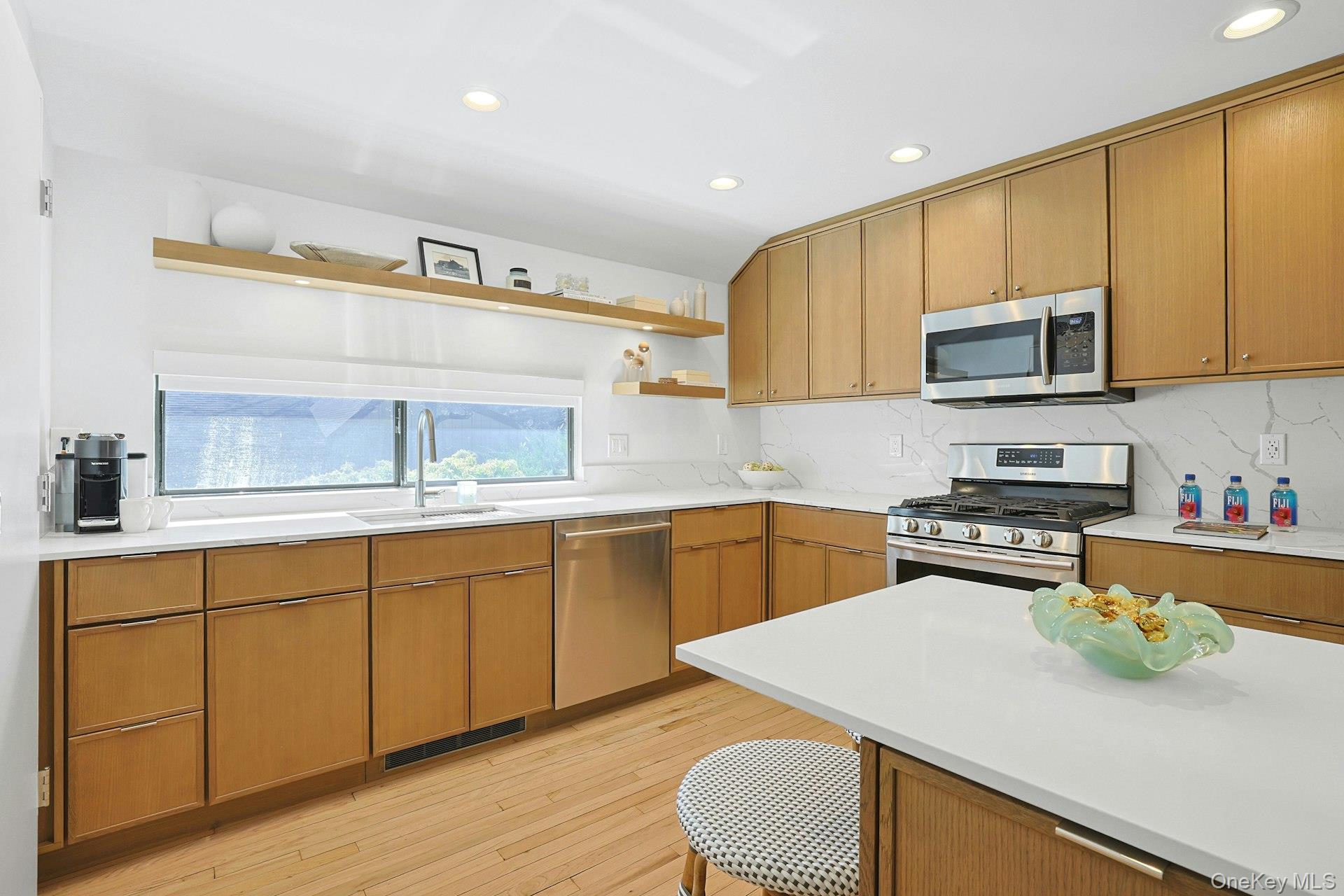 72 Quail Close, Irvington, NY 10533