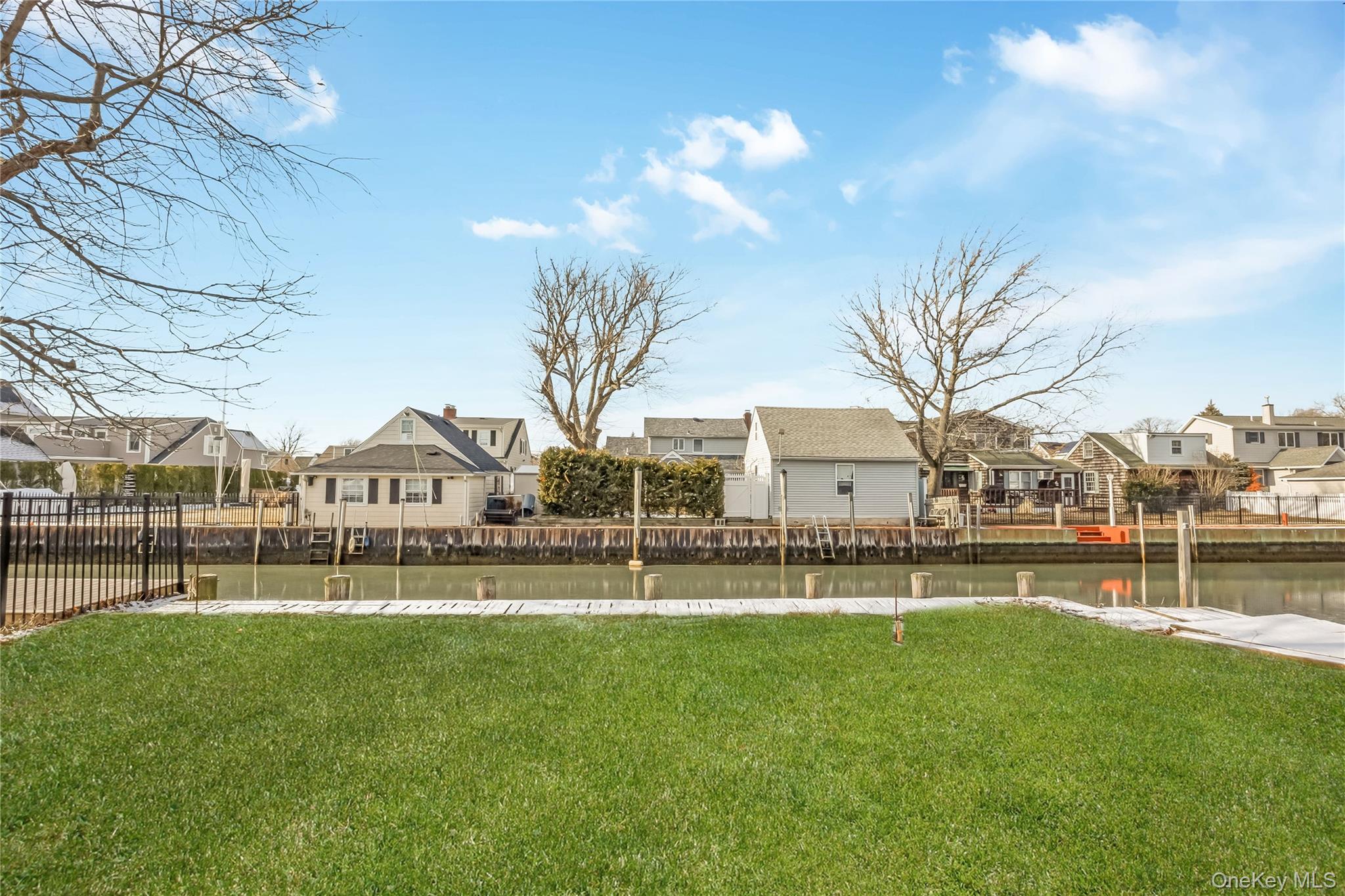 21 Norman Avenue, Amityville, NY 11701