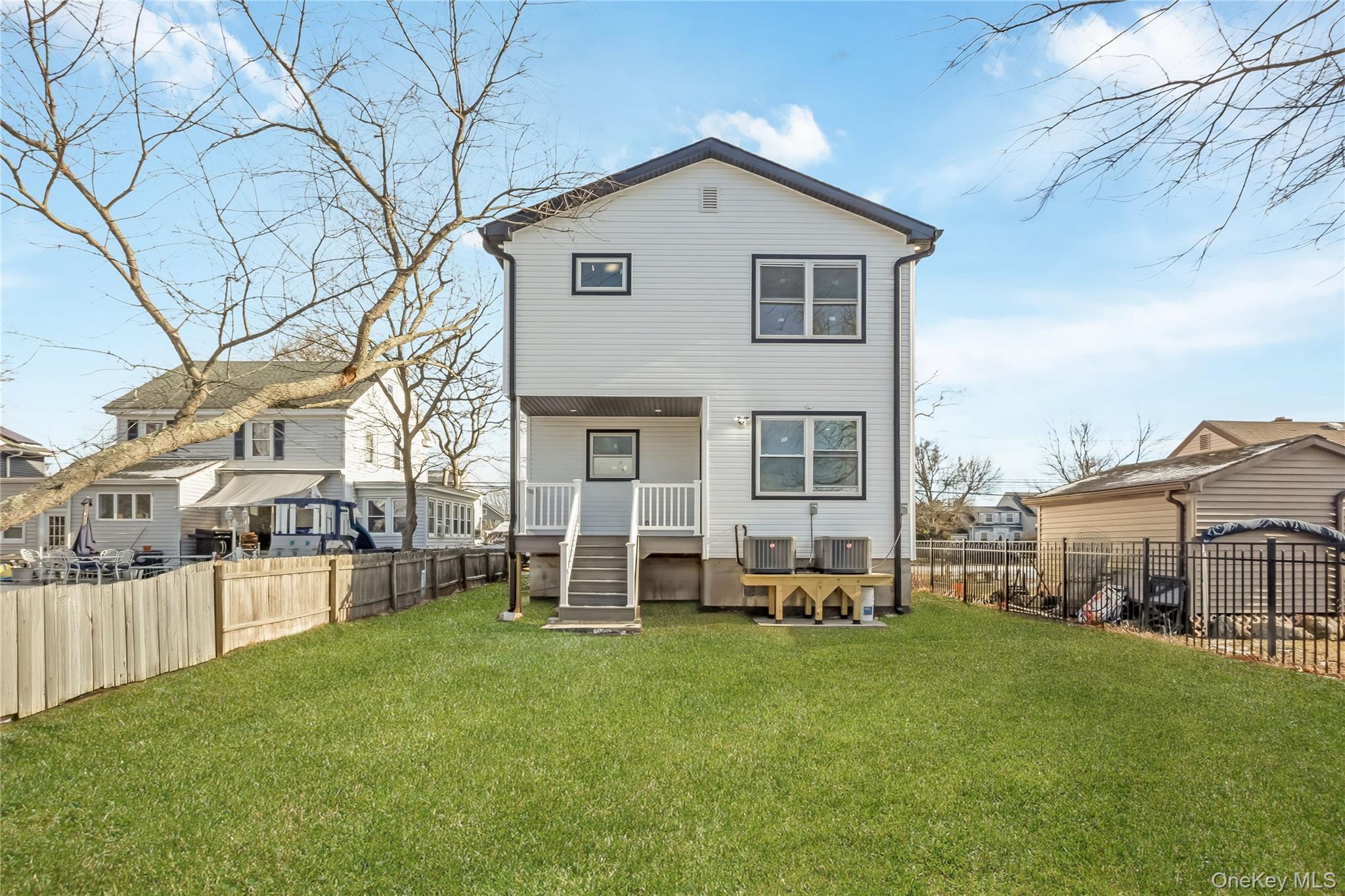 21 Norman Avenue, Amityville, NY 11701