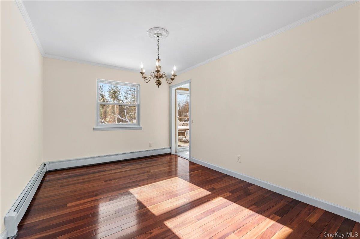 20 Alex Lane # 1, Glen Cove, NY 11542