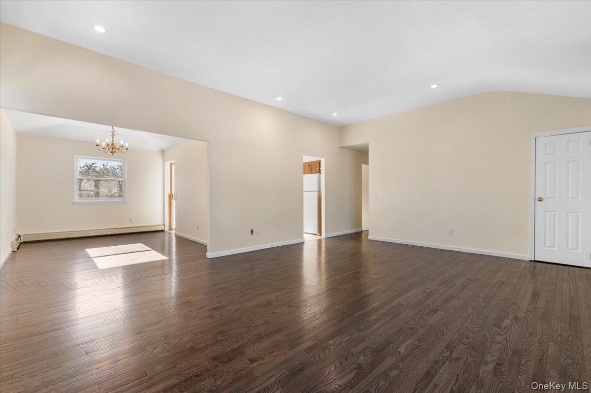 20 Alex Lane # 2, Glen Cove, NY 11542