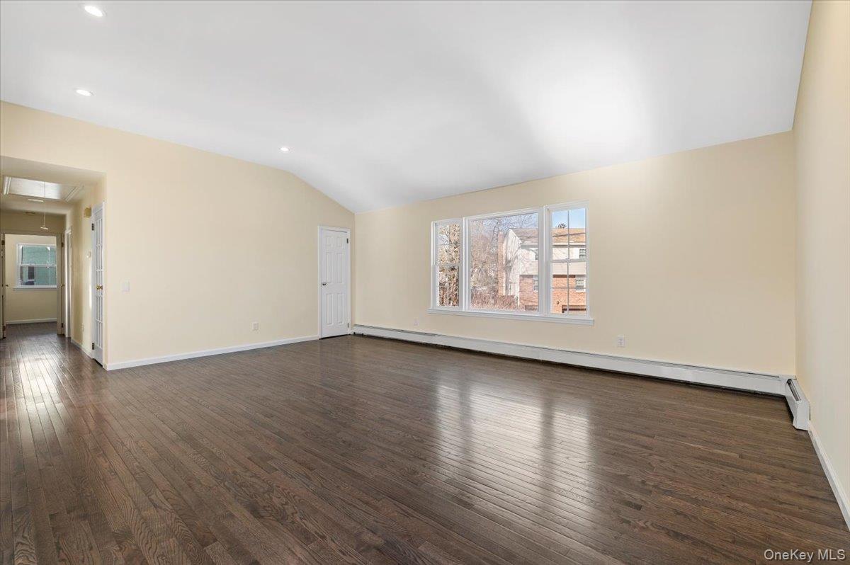 20 Alex Lane # 2, Glen Cove, NY 11542