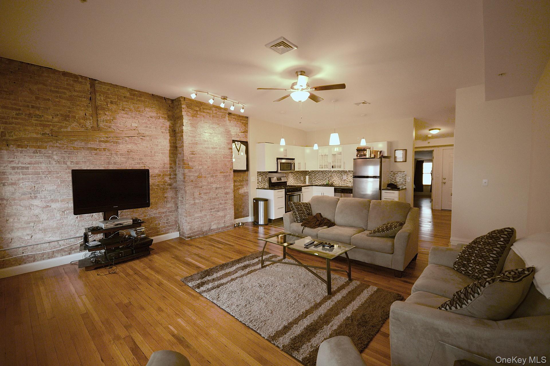 328 Main Street, Poughkeepsie, NY 12601