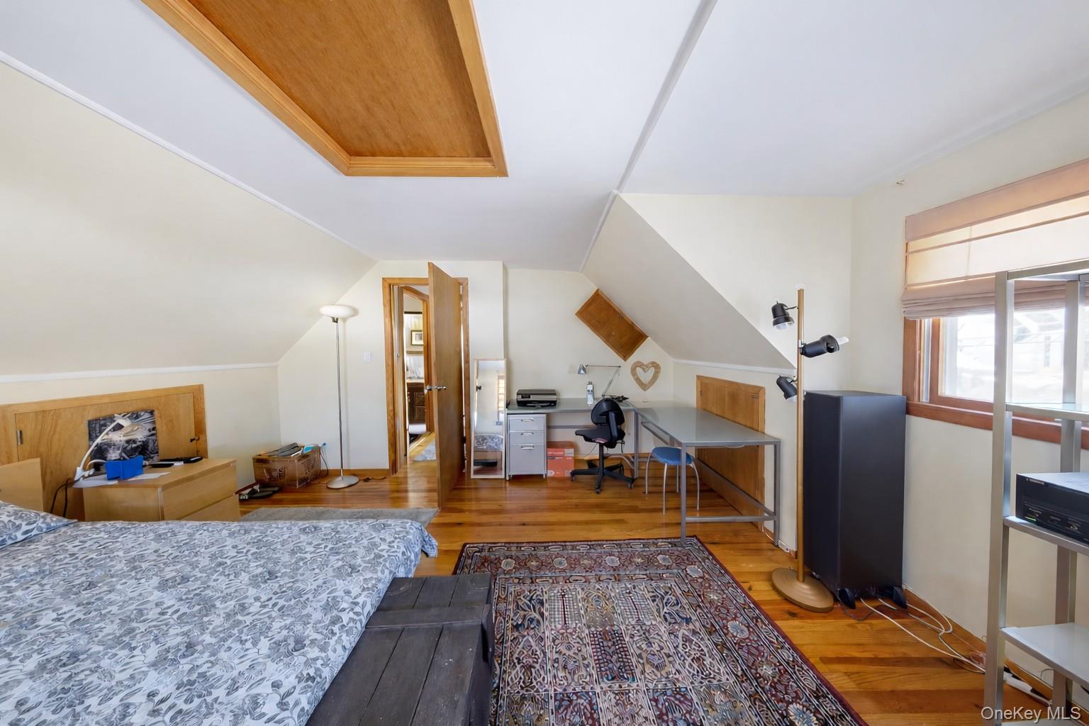 1762 Broadway, New Hyde Park, NY 11040