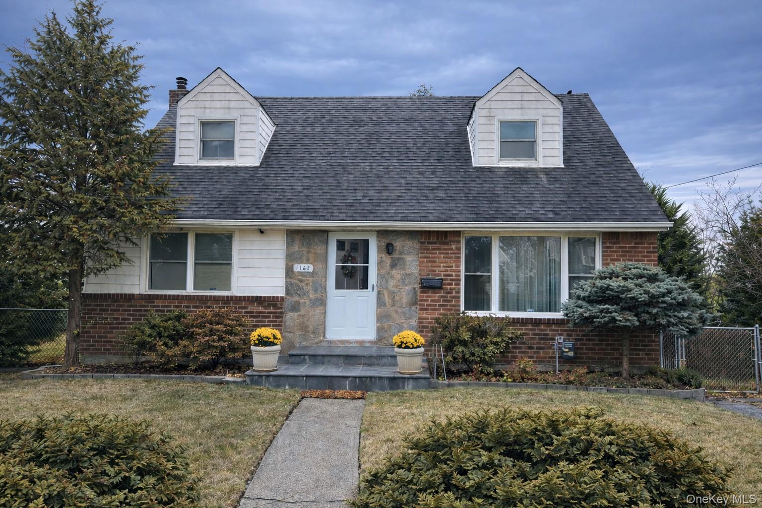 1762 Broadway, New Hyde Park, NY 11040