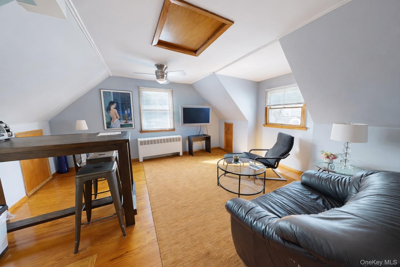 1762 Broadway, New Hyde Park, NY 11040