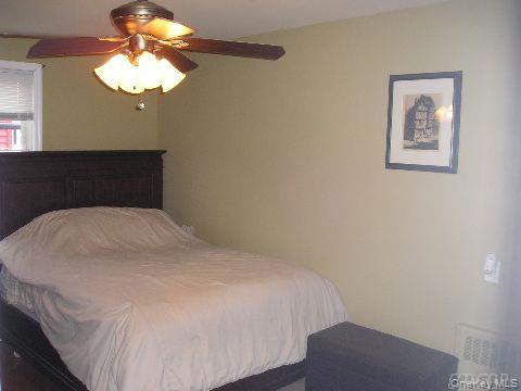 129 Maple Street # Upper, Long Beach, NY 11561