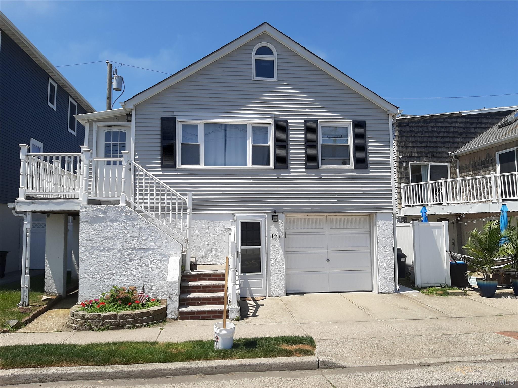 129 Maple Street # Upper, Long Beach, NY 11561