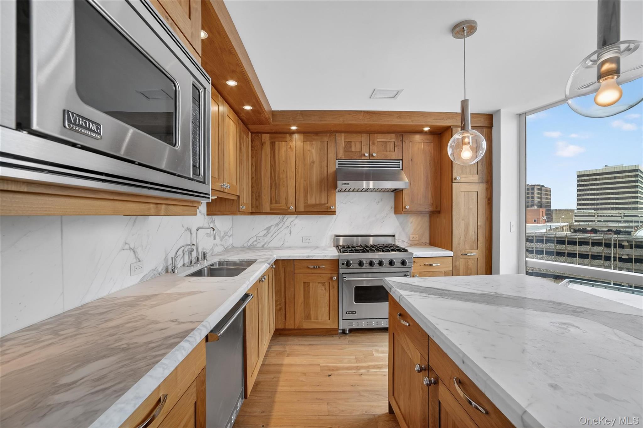 5 Renaissance Square # 10G, White Plains, NY 10601