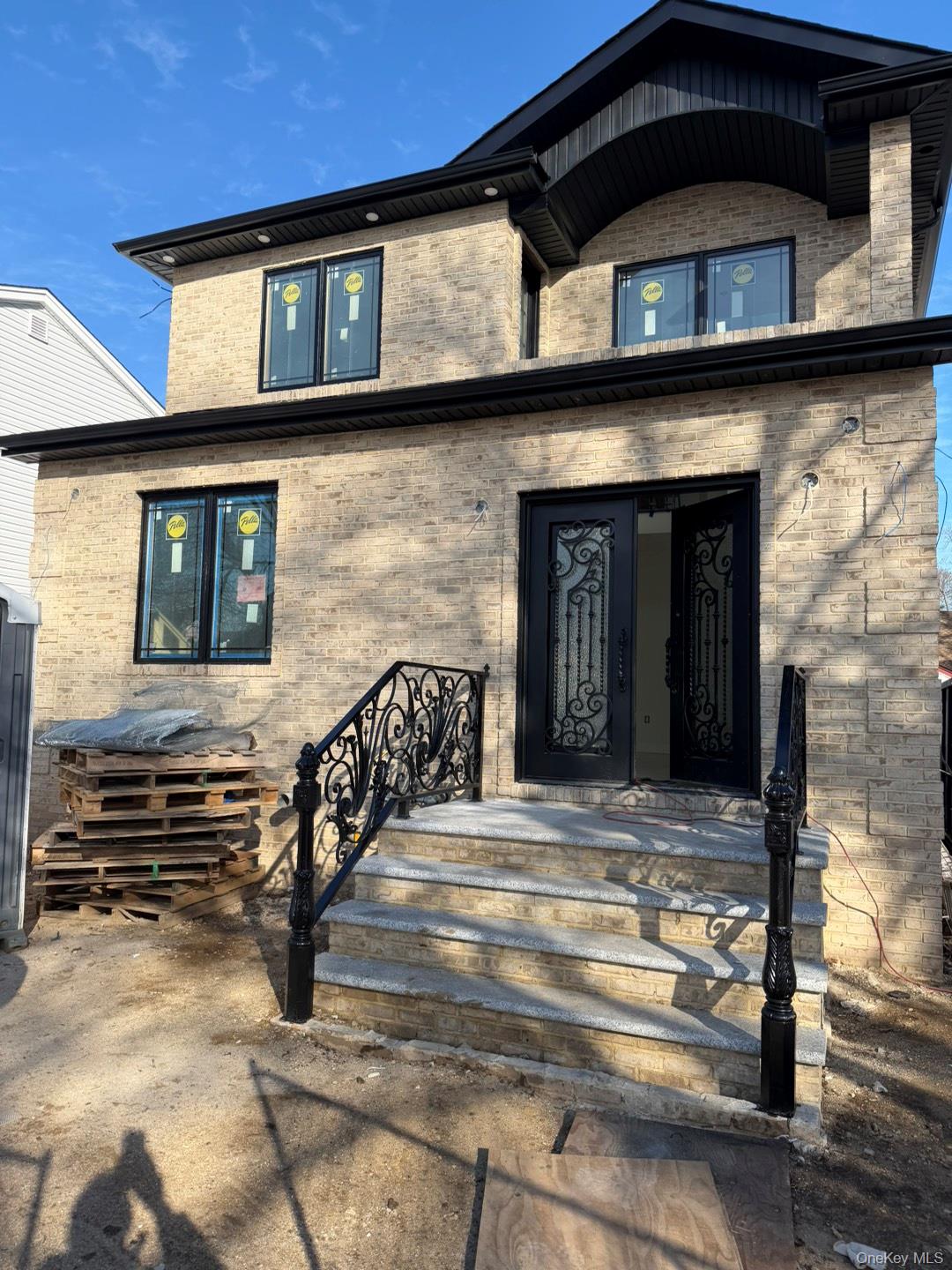 918 N 6th Street, North New Hyde Park, NY 11040