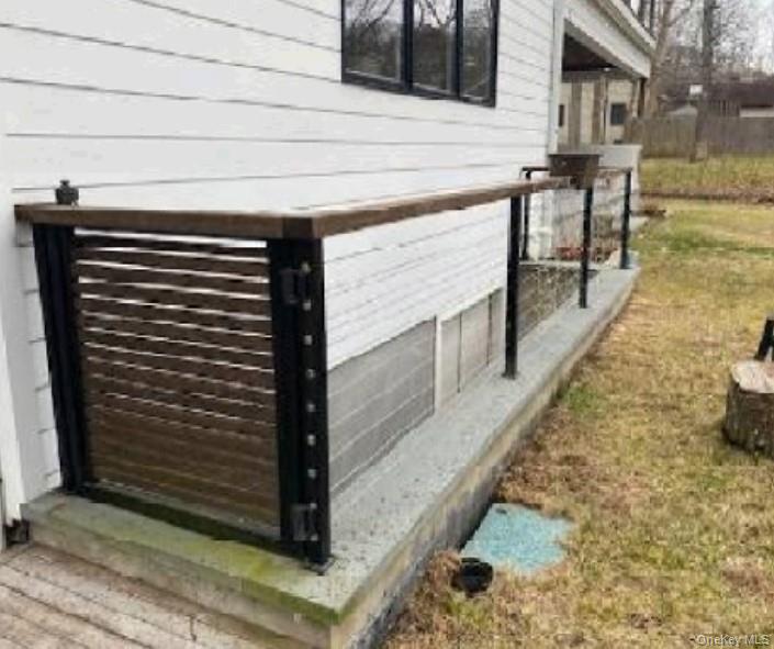 67 Squiretown Road, Hampton Bays, NY 11946