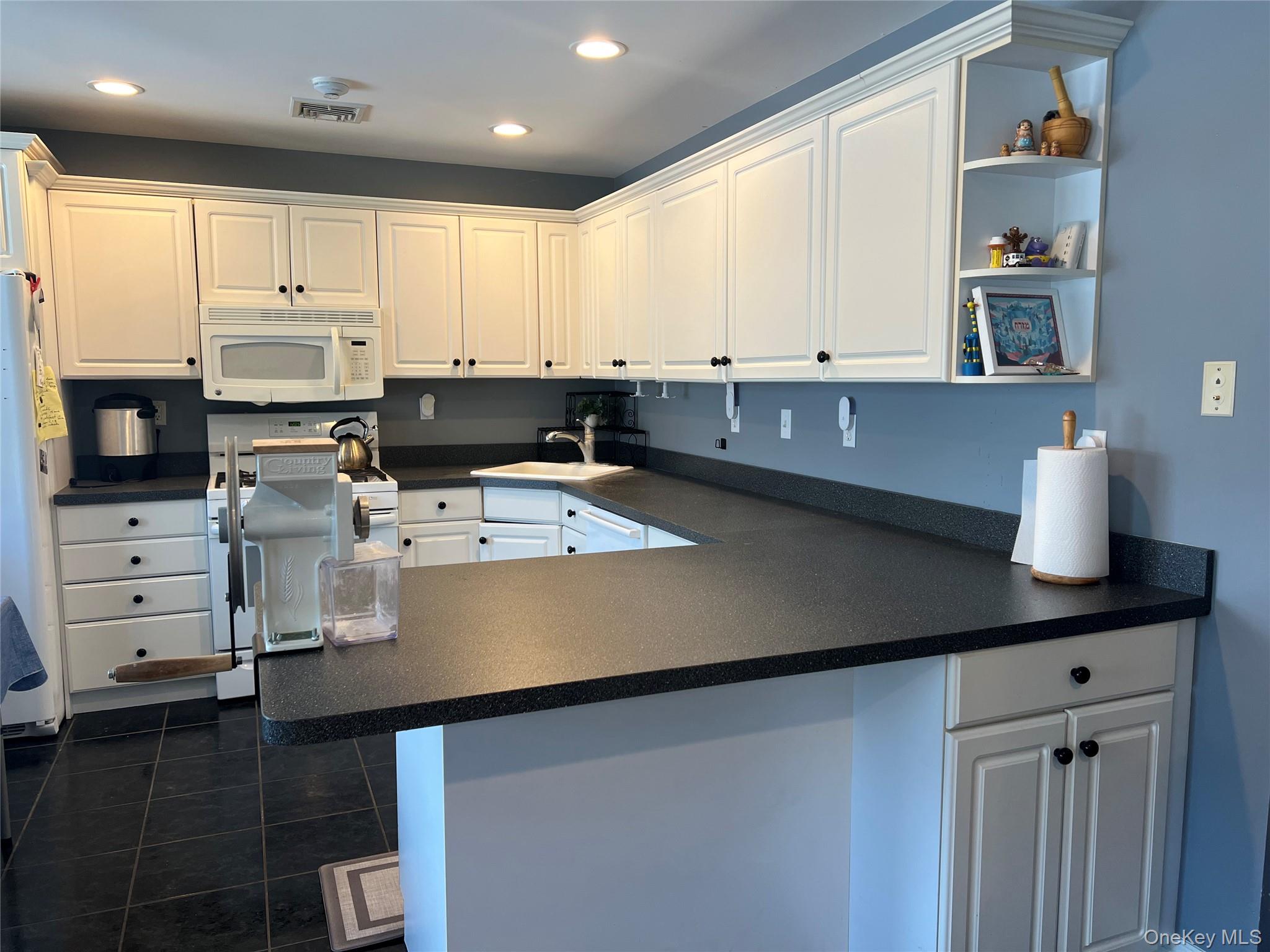 8 Windsor Circle, New City, NY 10956