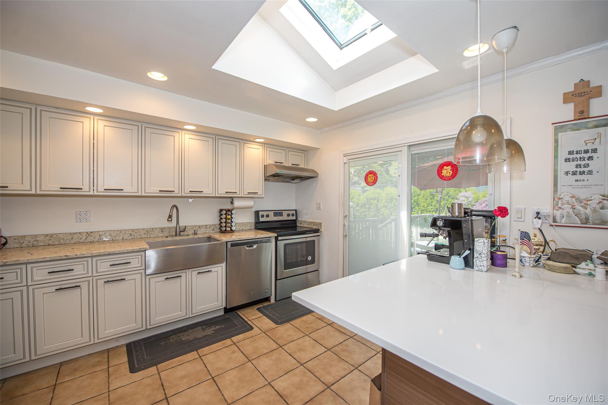 36 Middle Lane, Jericho, NY 11753