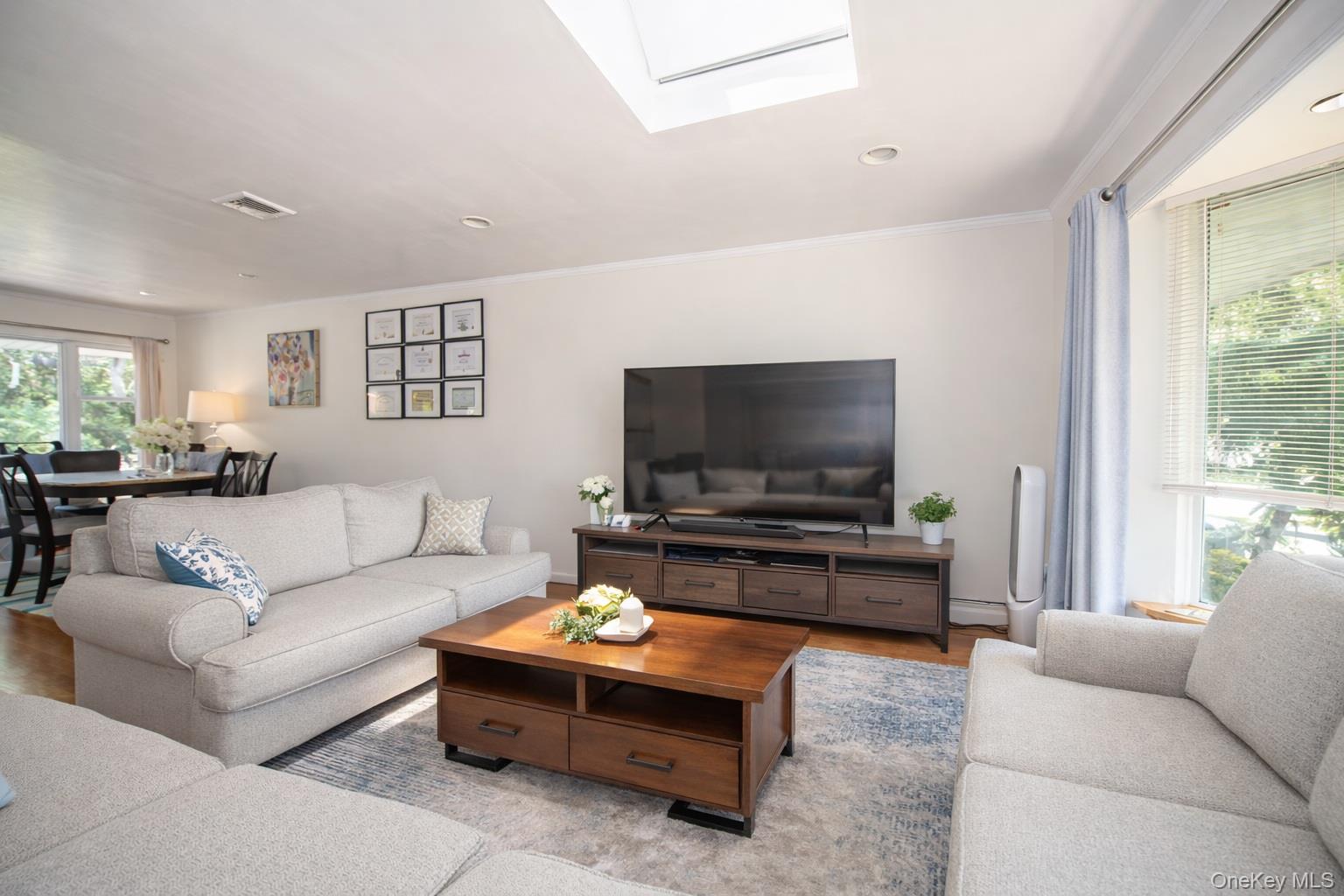 36 Middle Lane, Jericho, NY 11753