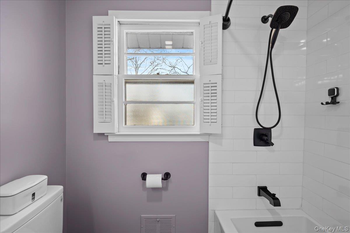 1079 Weaver Street, New Rochelle, NY 10804