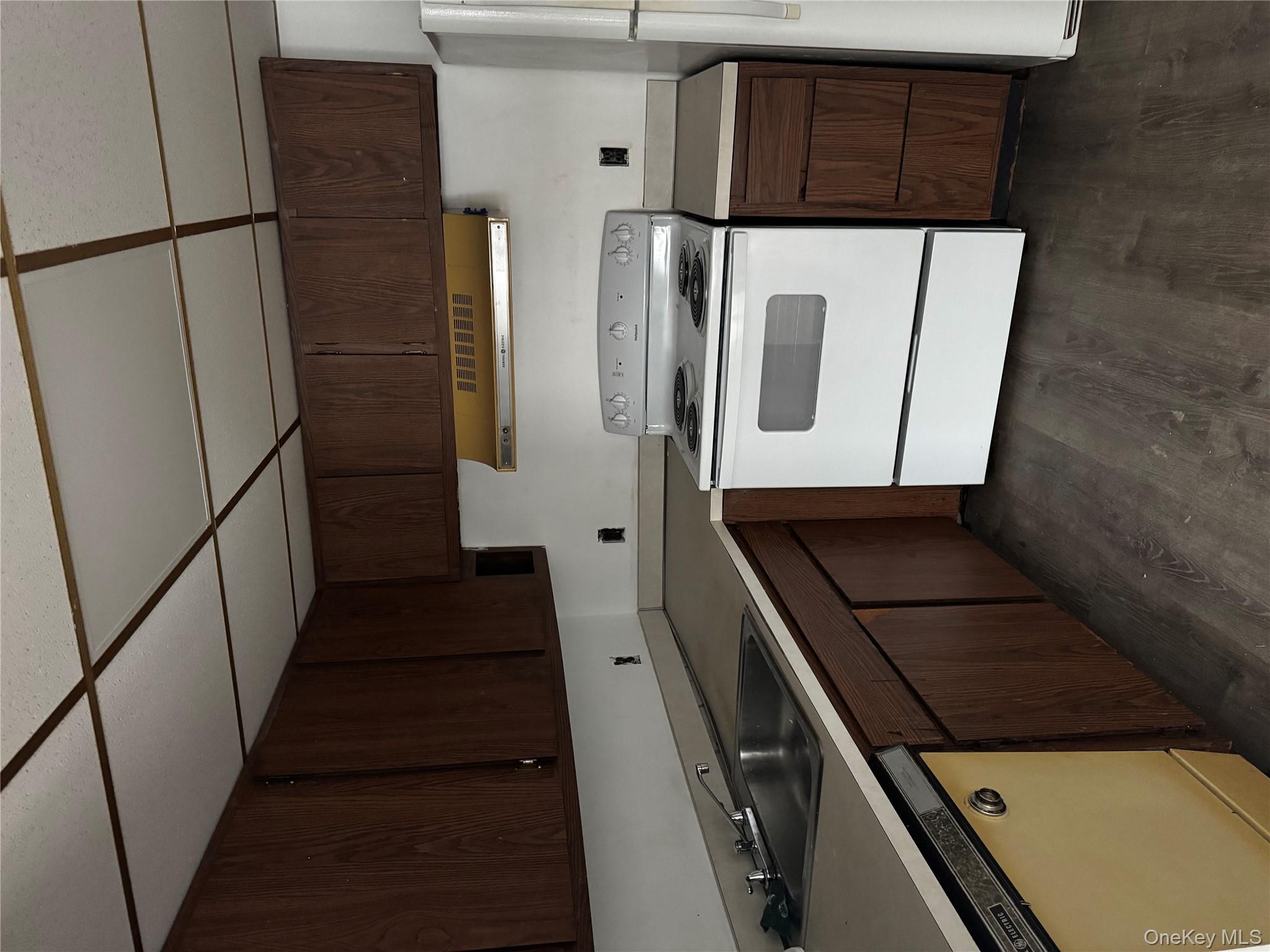 14 Scarborough Lane # D, Wappingers Falls, NY 12590