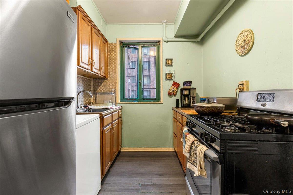 1480 Parkchester Road, Bronx, NY 10462